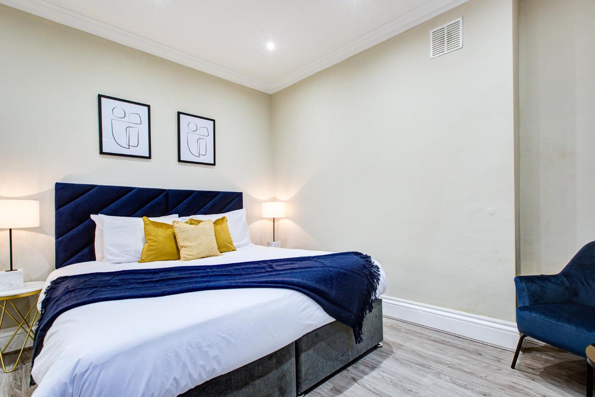 Hybrid Resi - Battersea Near Power Station * London