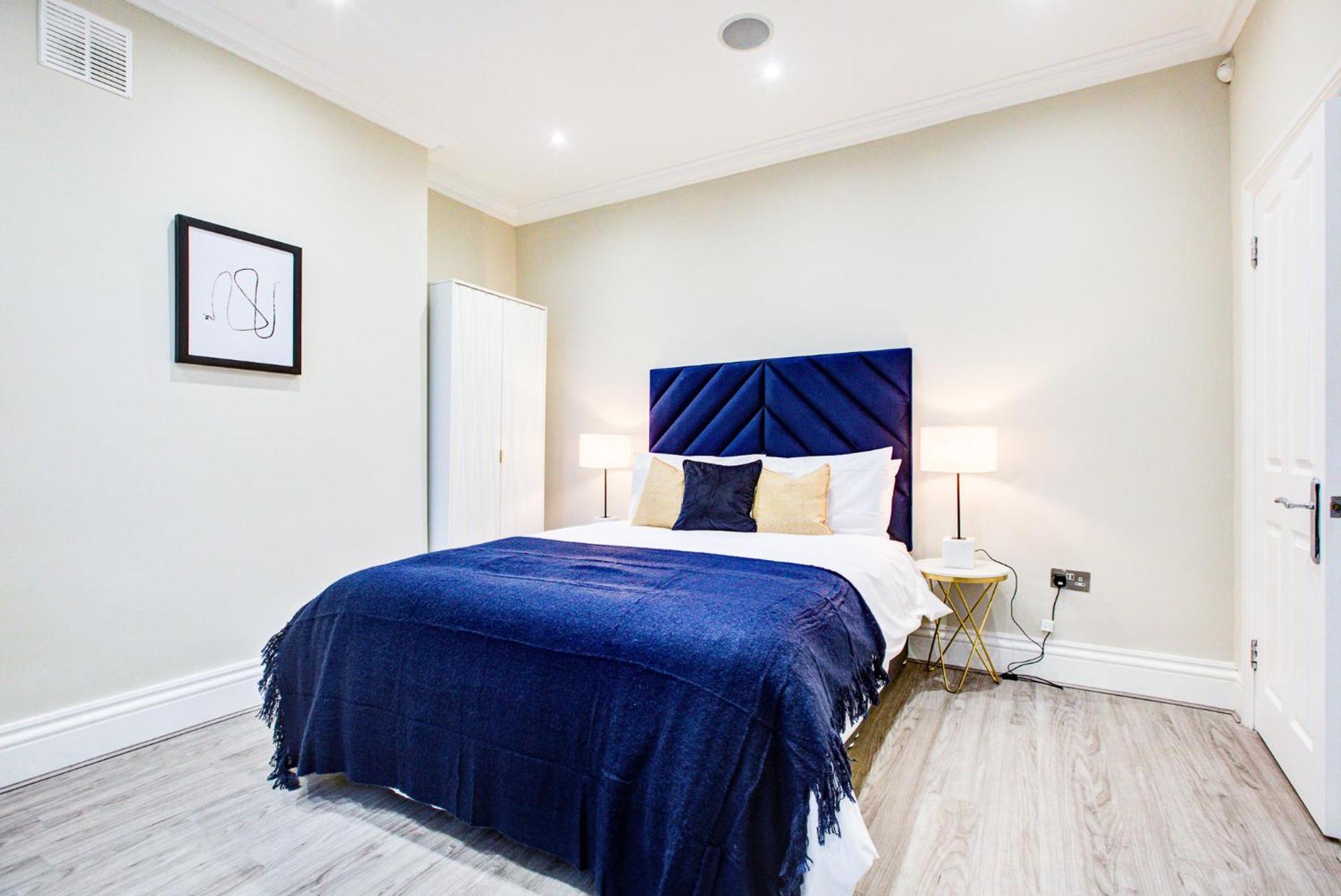 Hybrid Resi - Battersea Near Power Station Apartment London