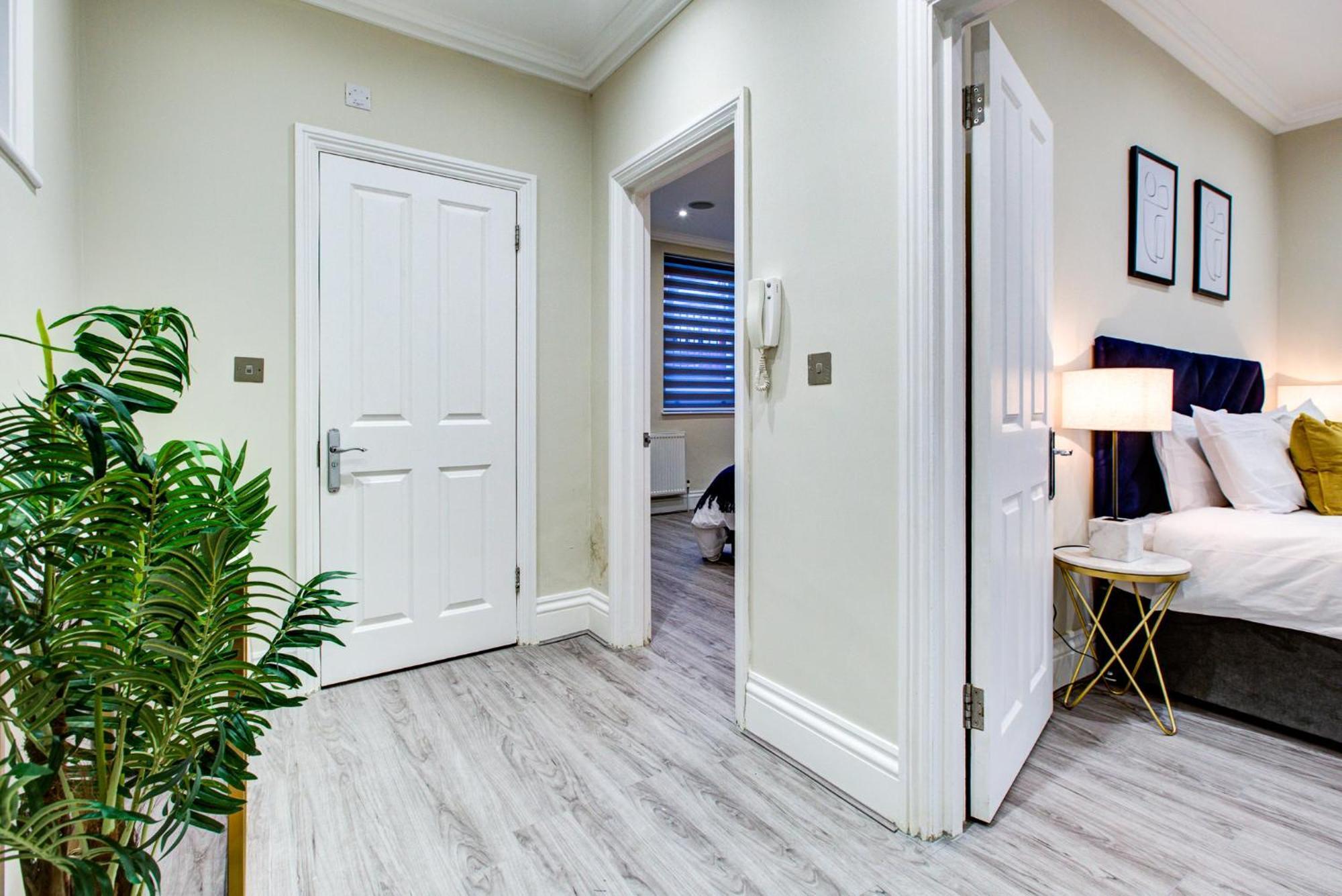 Hybrid Resi - Battersea Near Power Station * London