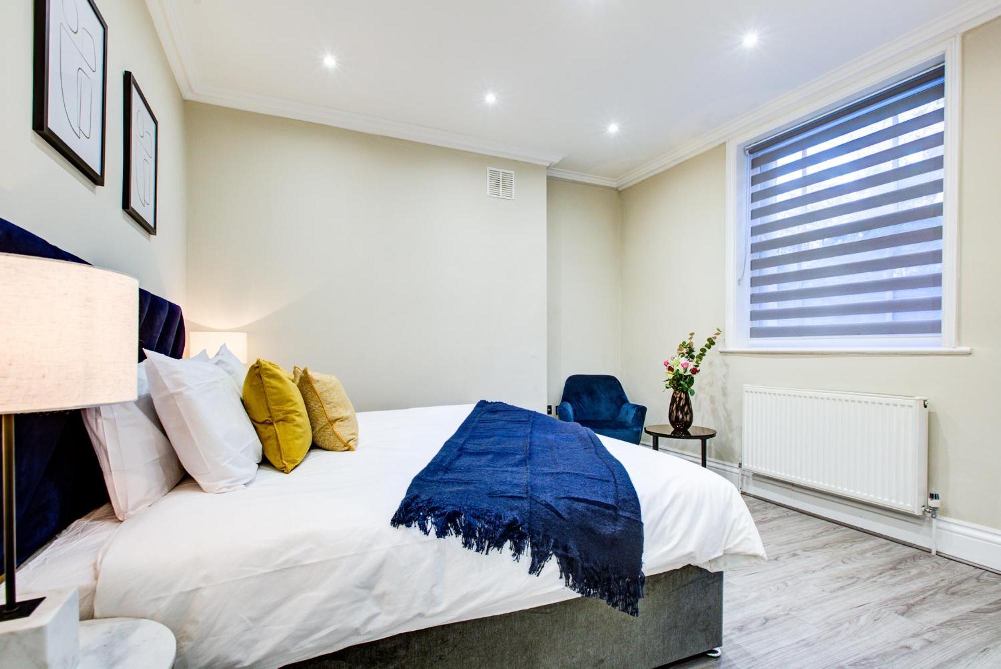 Hybrid Resi - Battersea Near Power Station Apartment