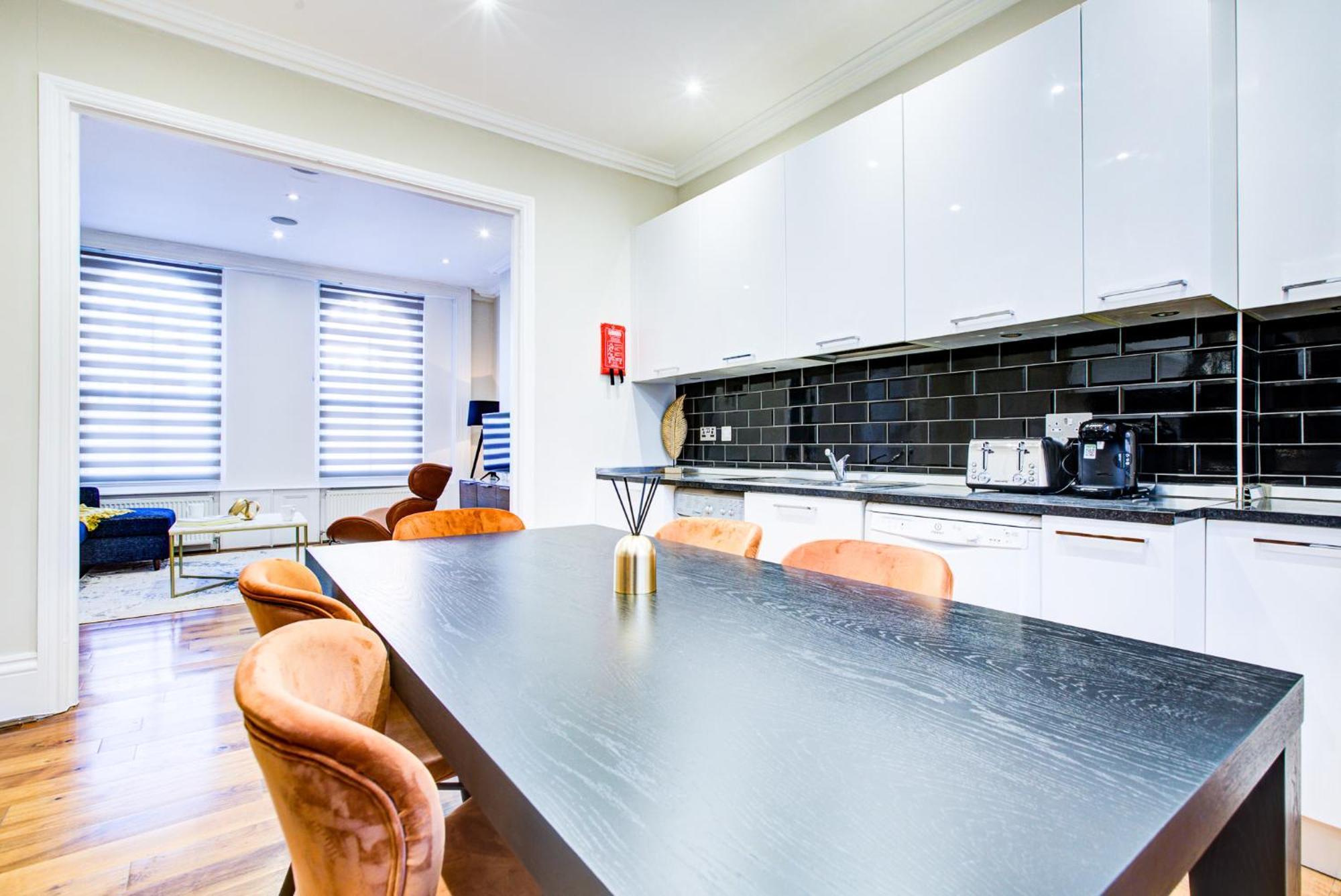 Hybrid Resi - Battersea Near Power Station * London