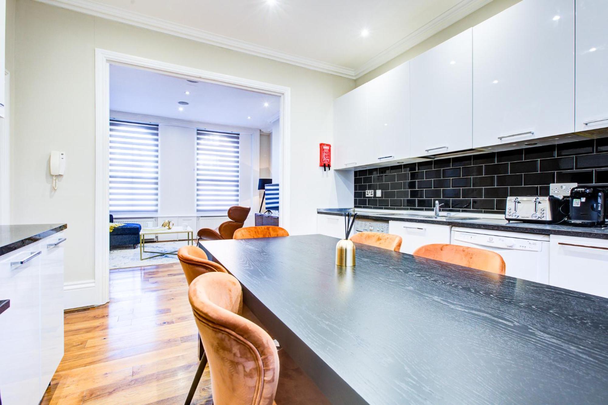 Hybrid Resi - Battersea Near Power Station * London