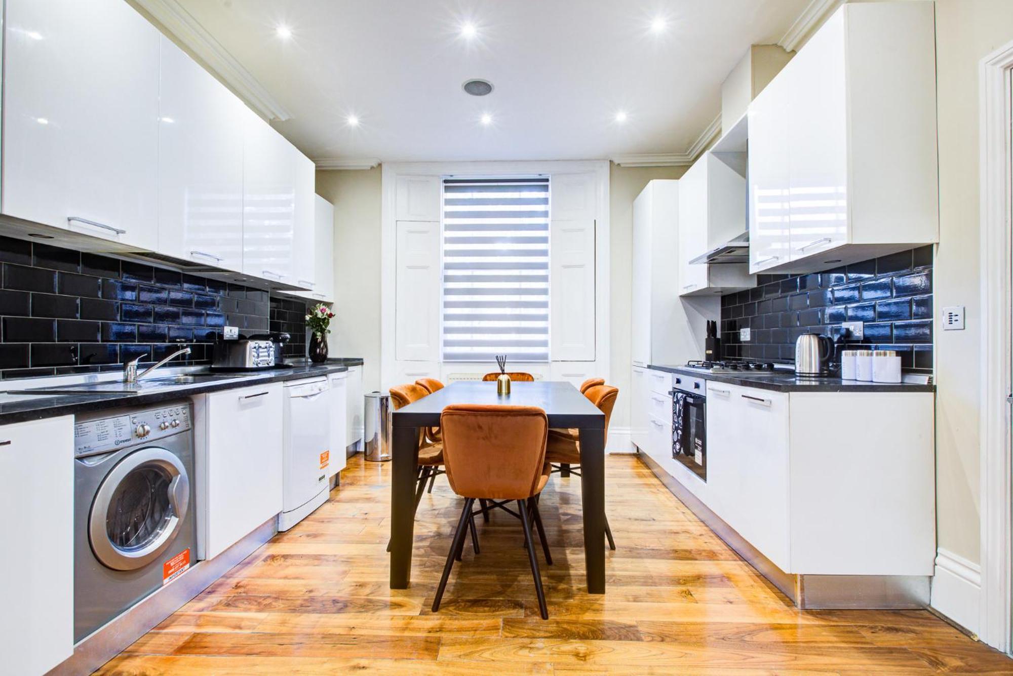 Hybrid Resi - Battersea Near Power Station * London
