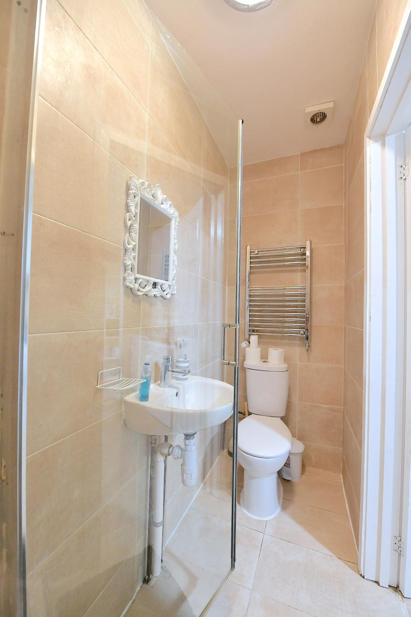 Apartment Near Seven Sisters