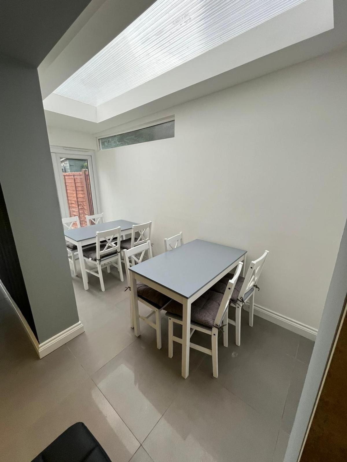 7 Bedroom House With Garden