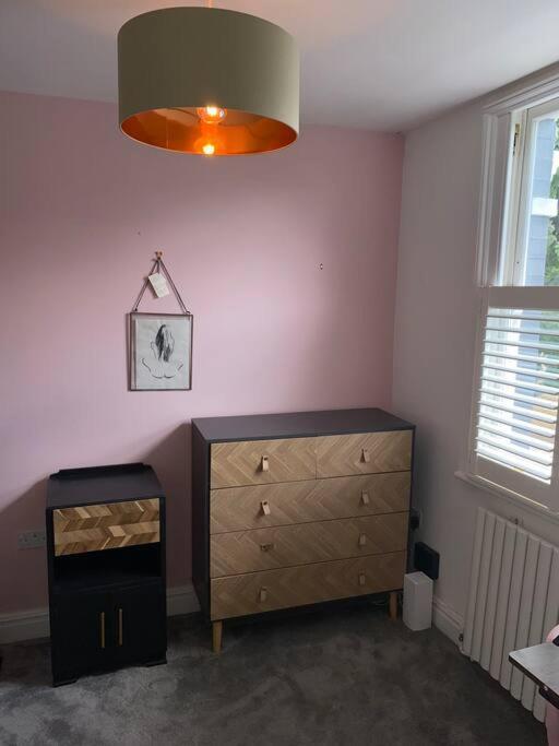 Charming House In The Heart Of Xar * London