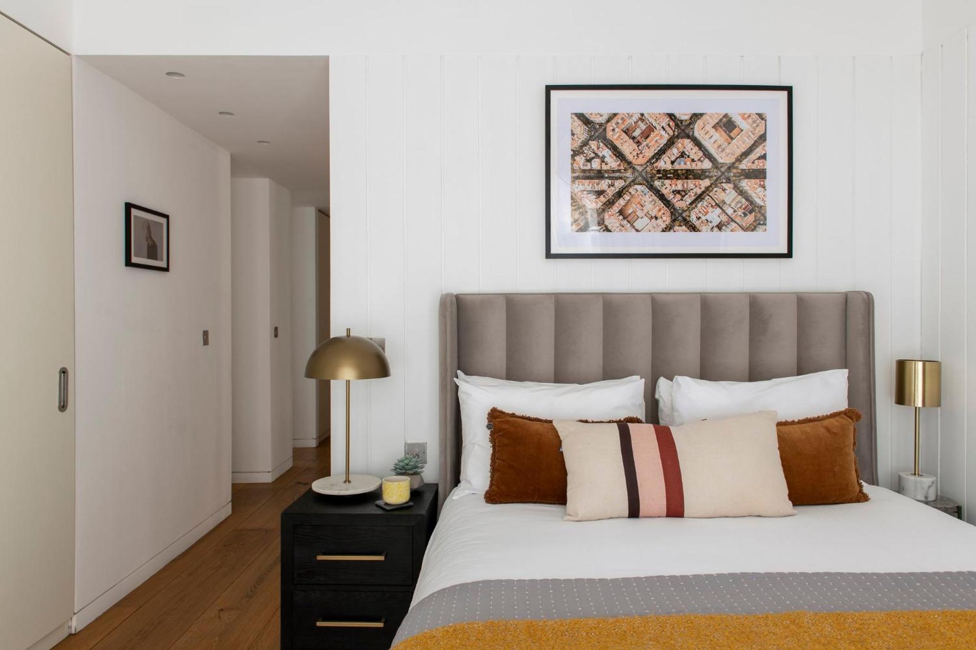 Apartment Cove Arne Street London