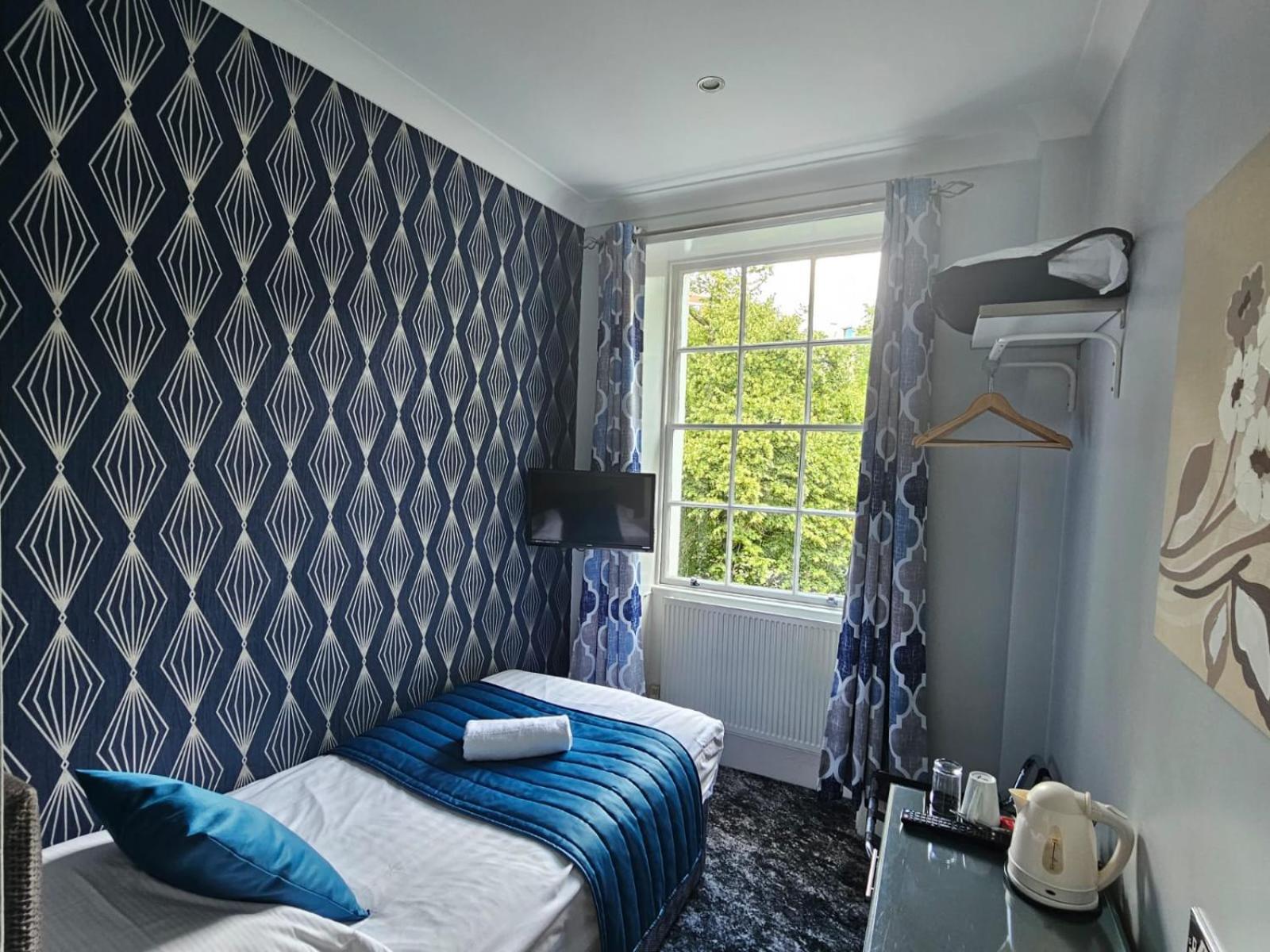 Mentone London