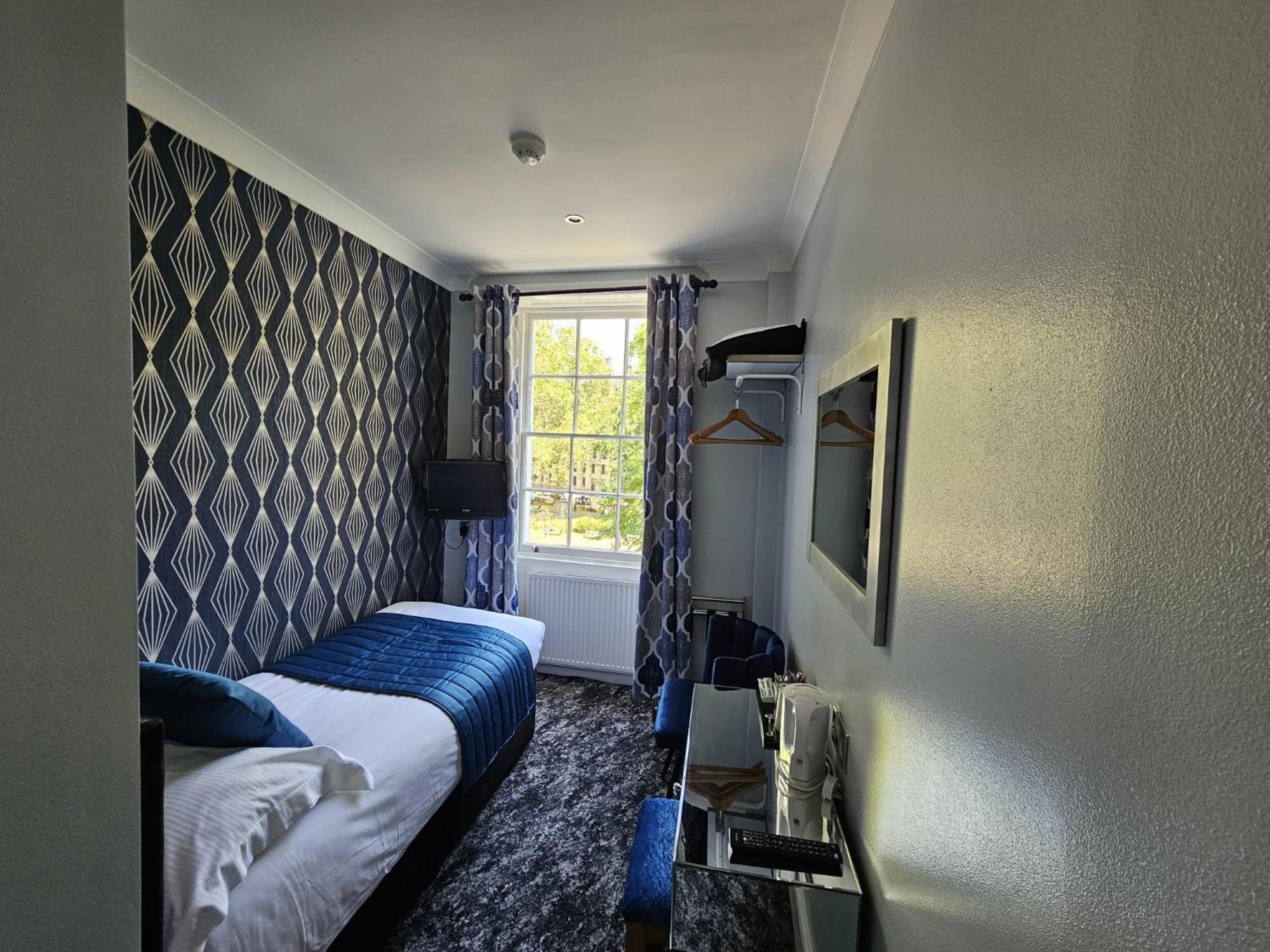 Hotel Mentone - 3*