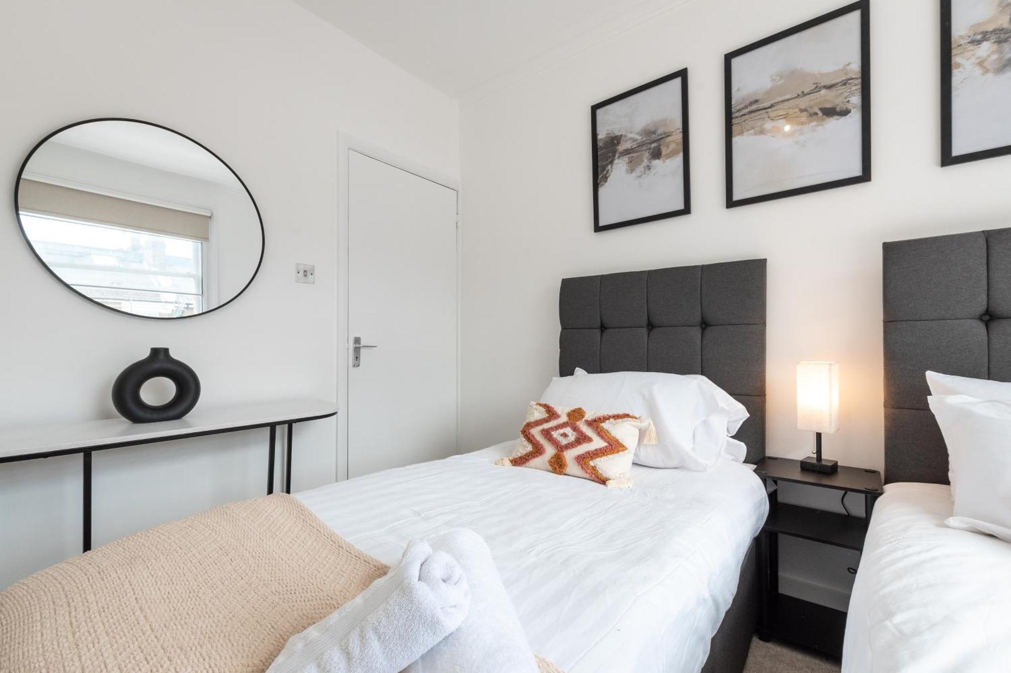 Hammersmith - 2 Bedroom Flat