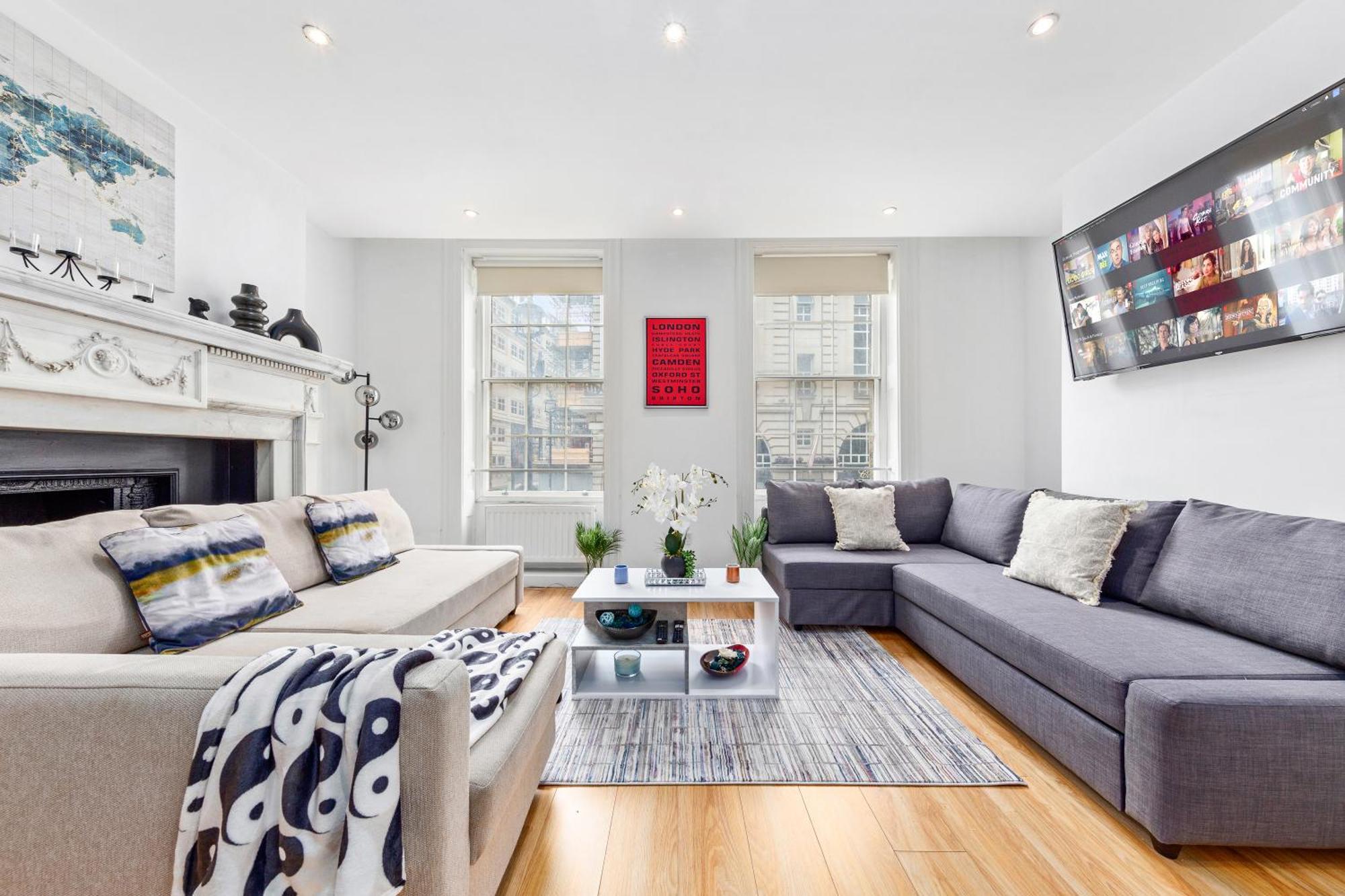 Apartment 3-bedroom Flat In Sleeps 14 Hy1 *