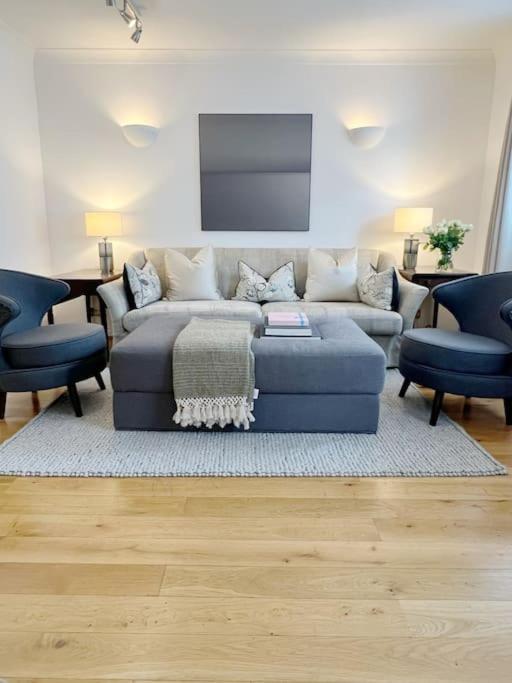 Beautiful Mews, Sleeps 4 Holiday home *
