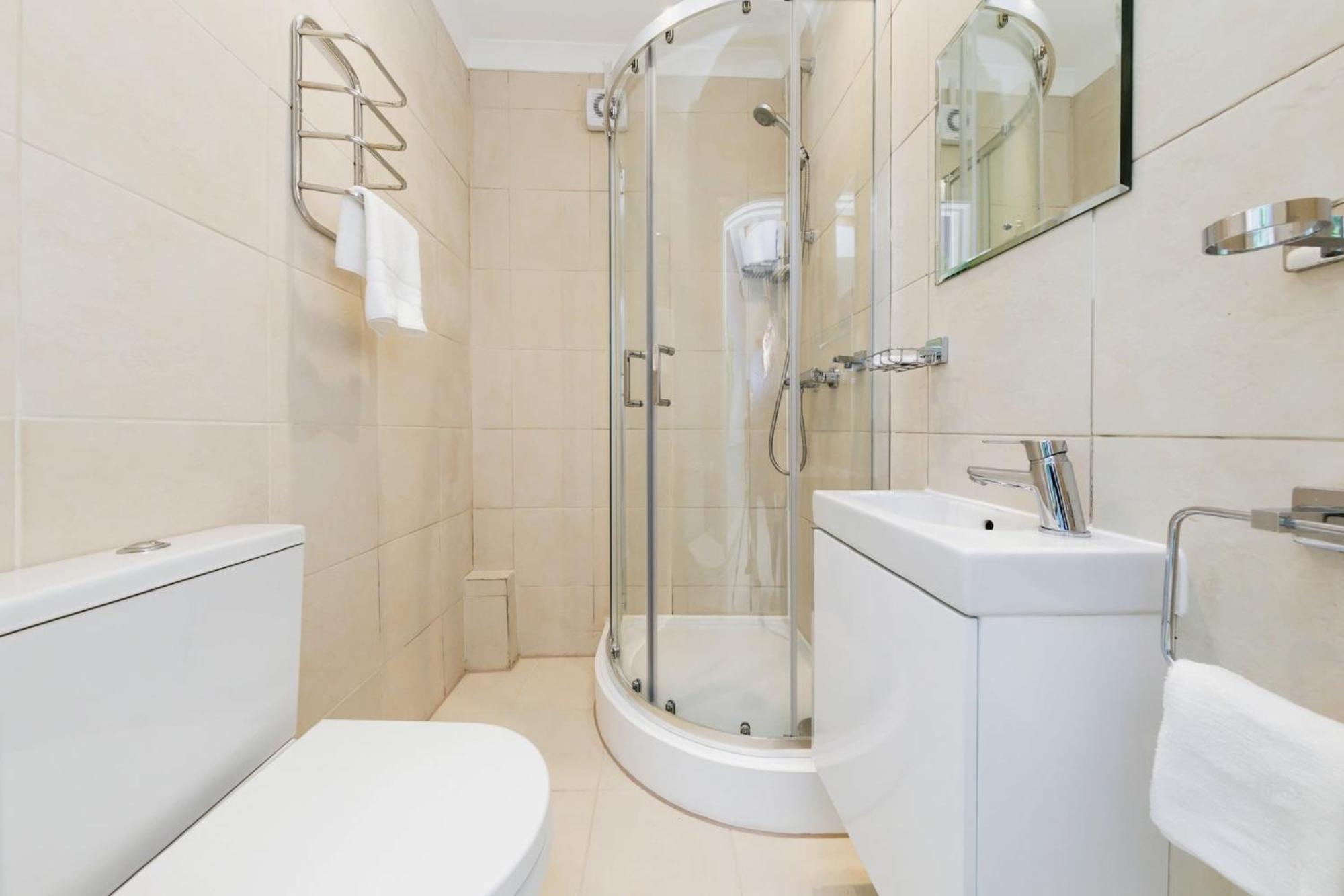 Your Chic 3br Comfort And Style In * London