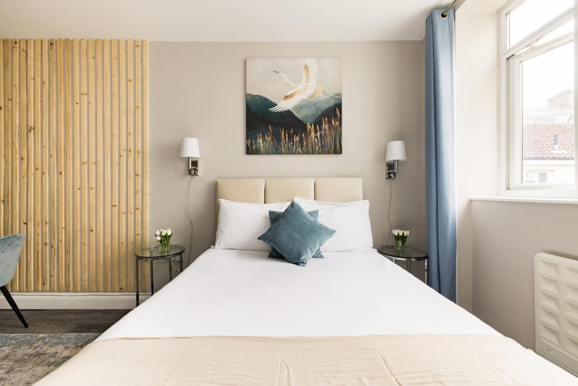 Euston Apartment *