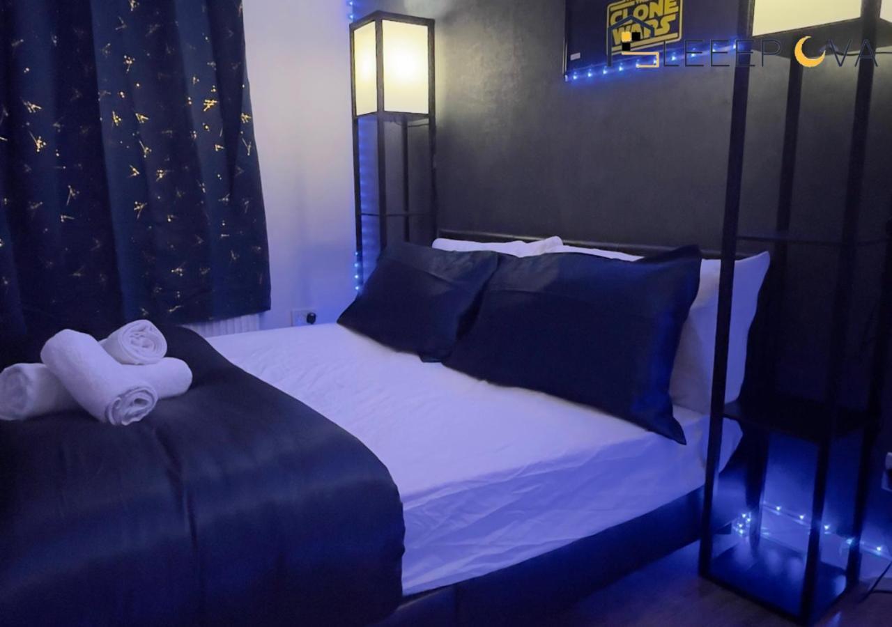 Luxury Haven: Spacious 2-bedroom Serviced Flat For Families & Business London