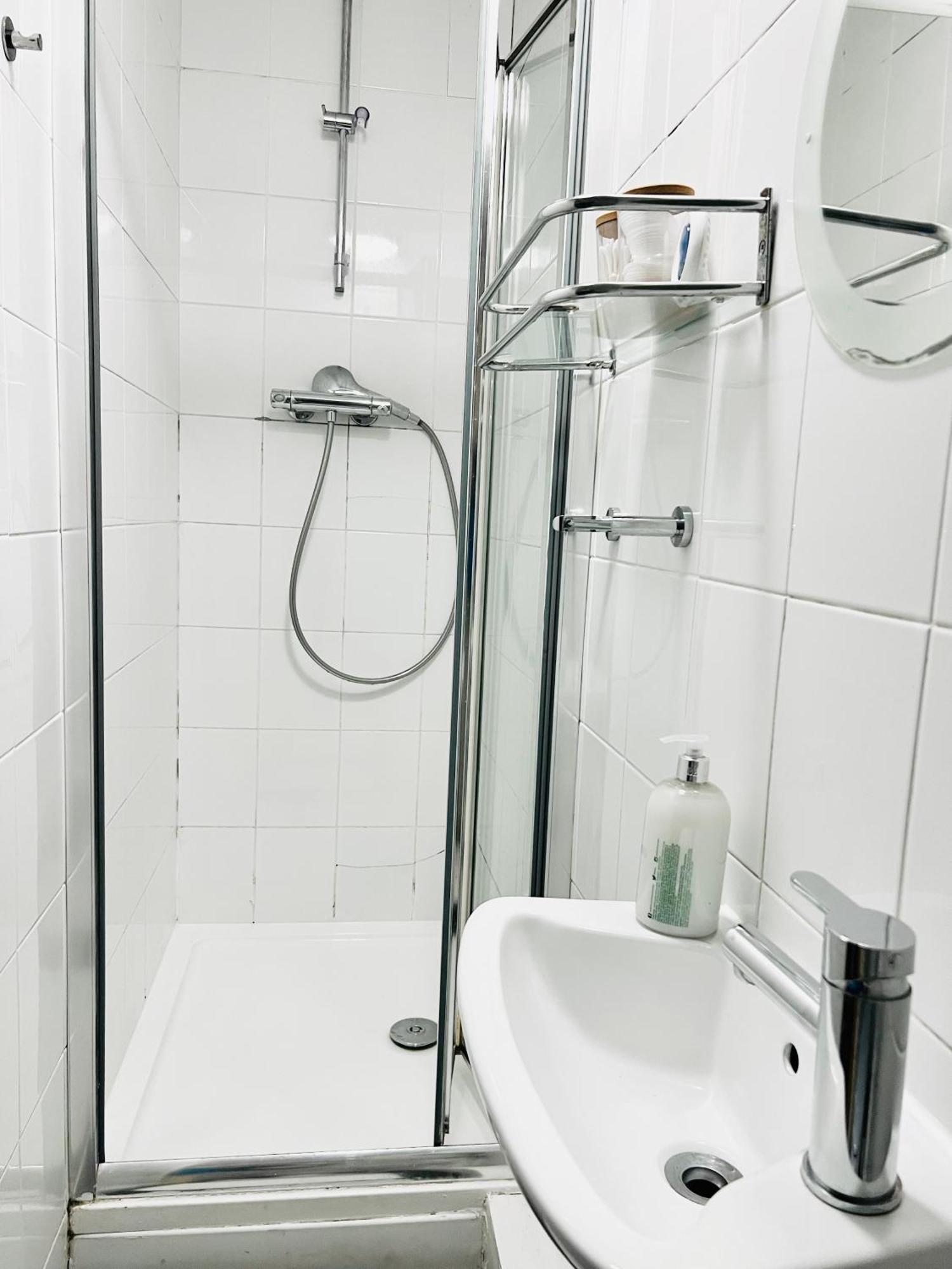 Apartment Private House Shepherd's Bush W3 London