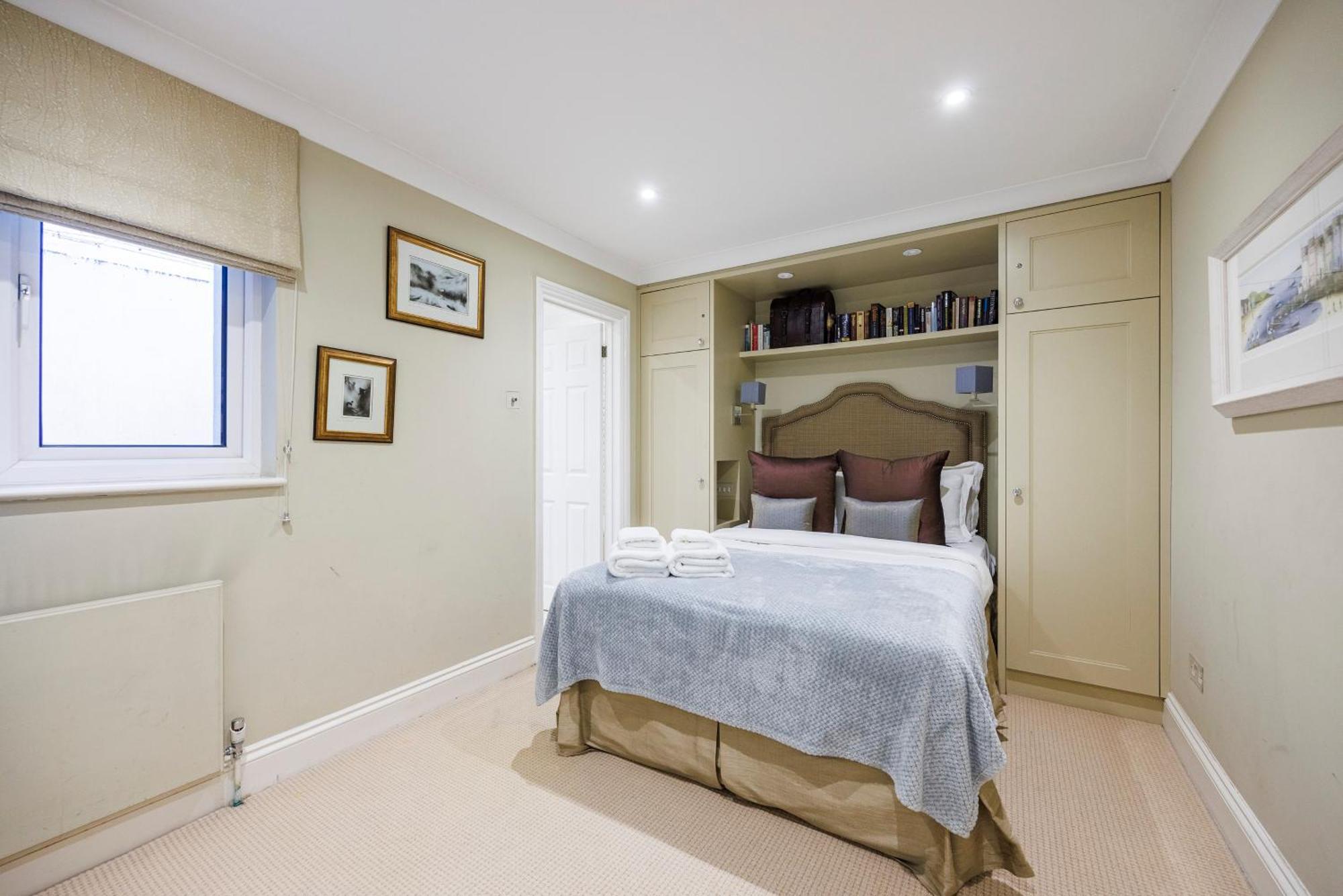 Hyde Park Hideaway Sleeps 6 Apartment *