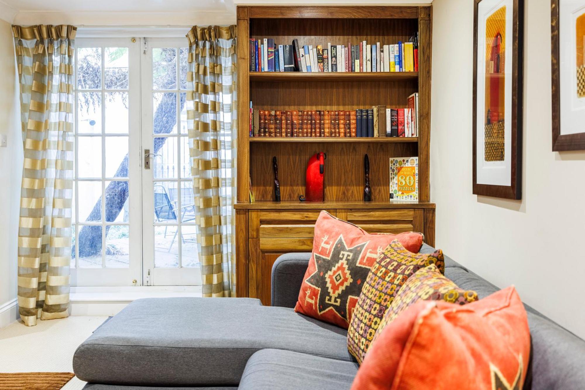 Hyde Park Hideaway Sleeps 6 Apartment London