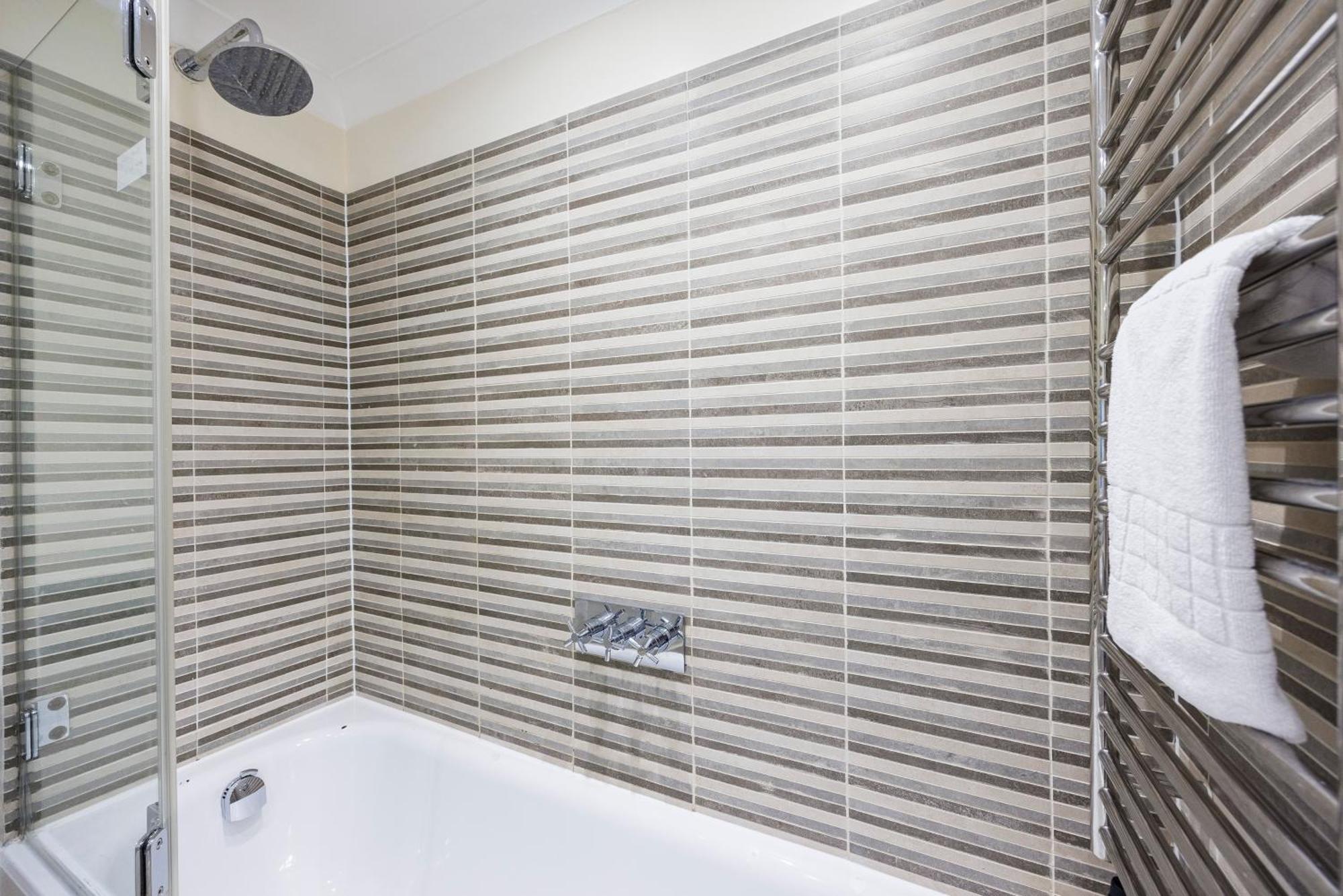 Apartment Hyde Park Hideaway Sleeps 6