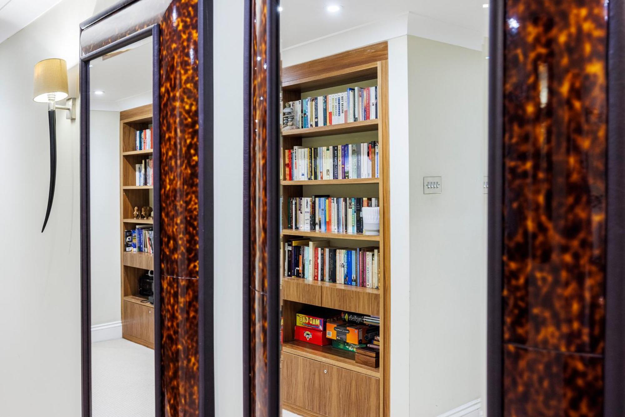 Apartment Hyde Park Hideaway Sleeps 6 *