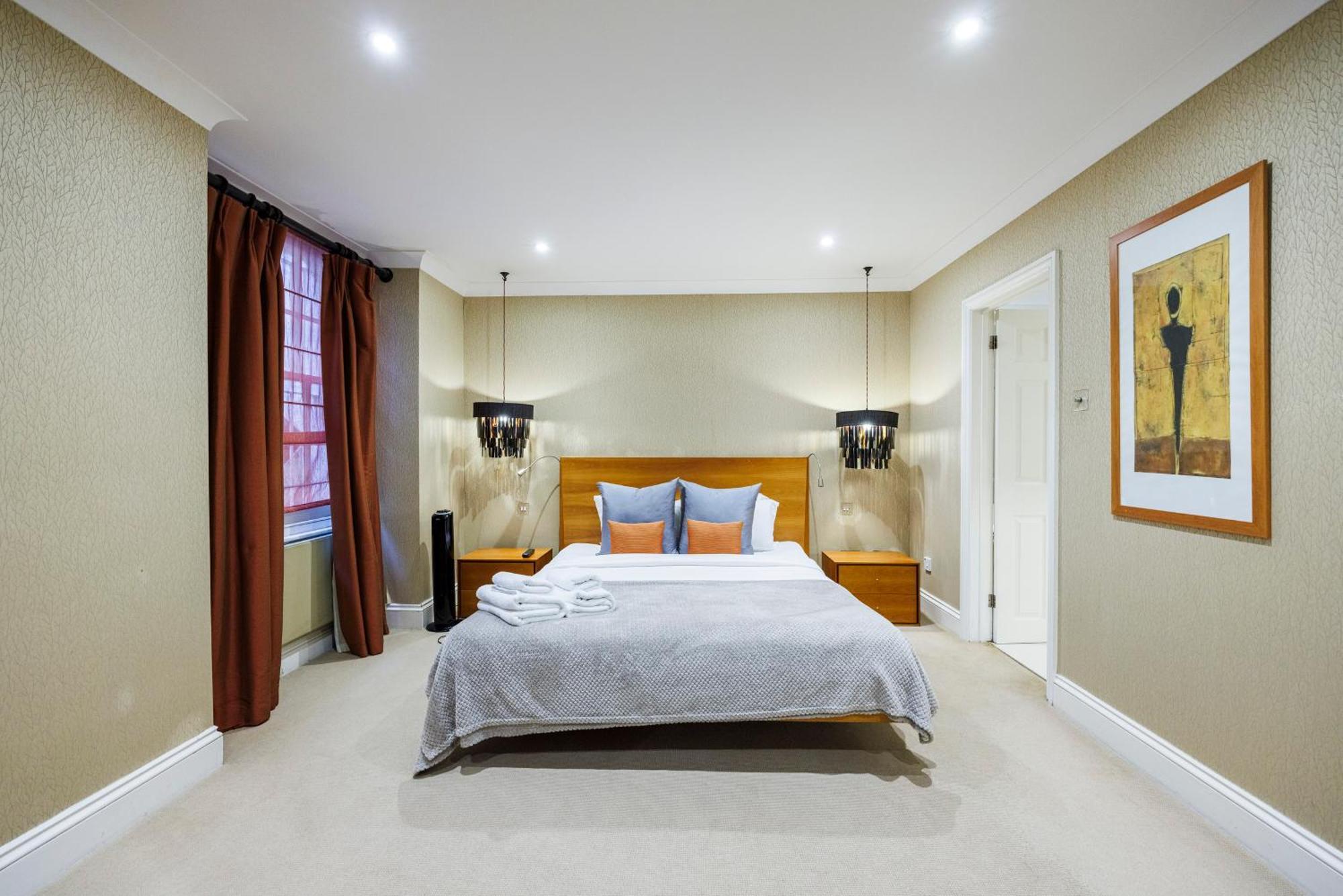 Apartment Hyde Park Hideaway Sleeps 6 London