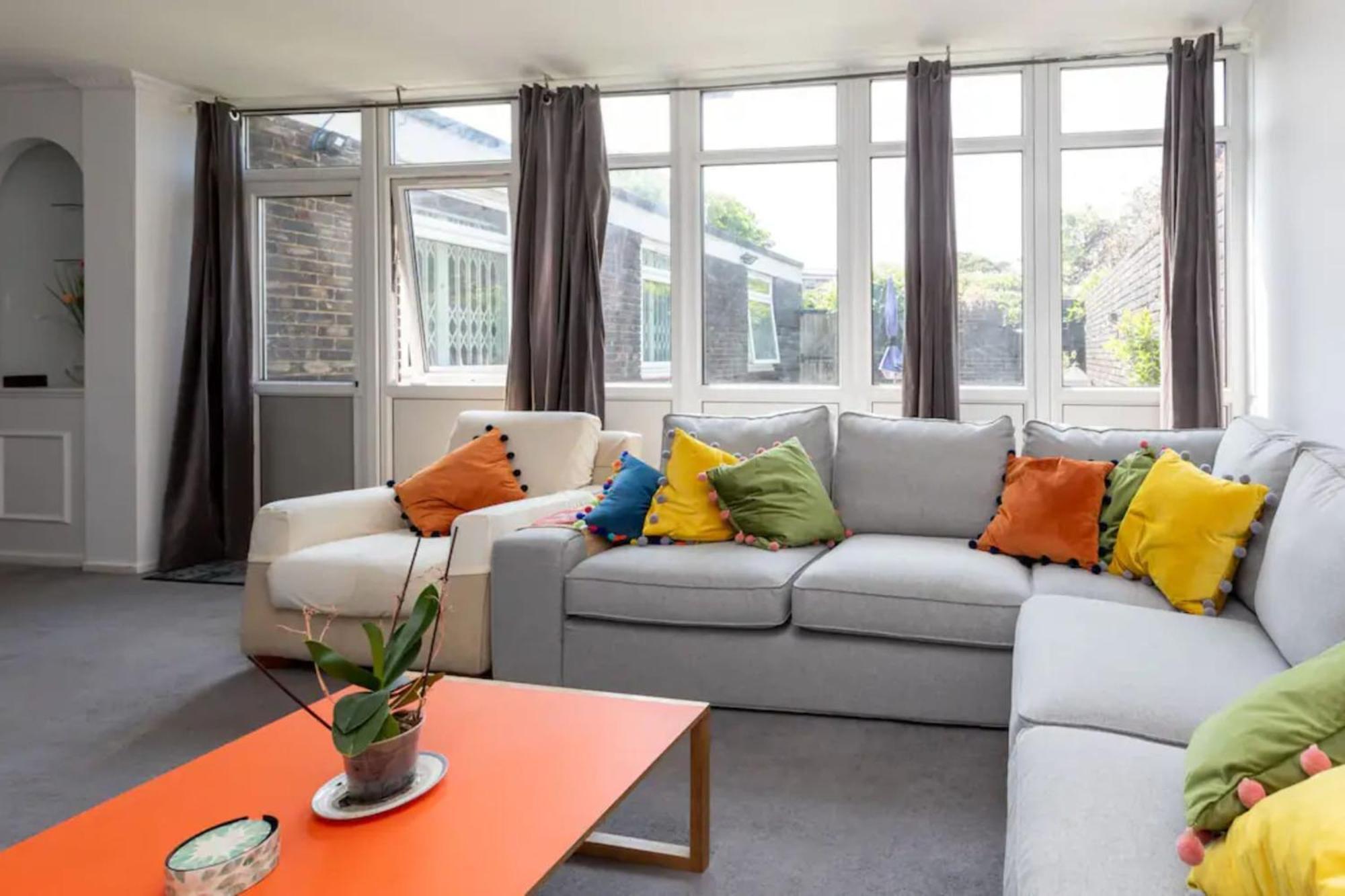 Spacious & Welcoming 4bd House - Kennington Apartment London