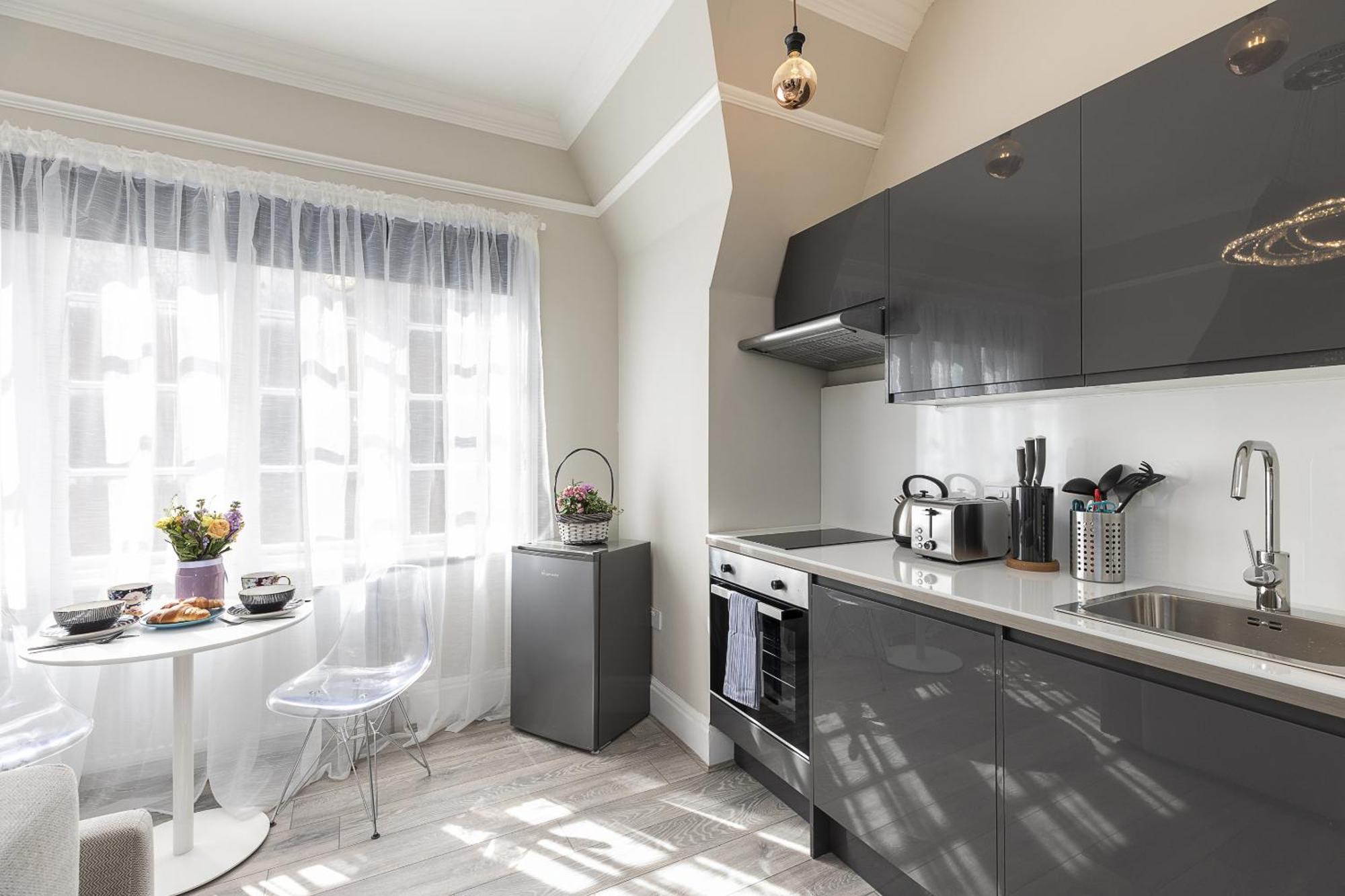 Apartment Air Conditioned High St Kensington London