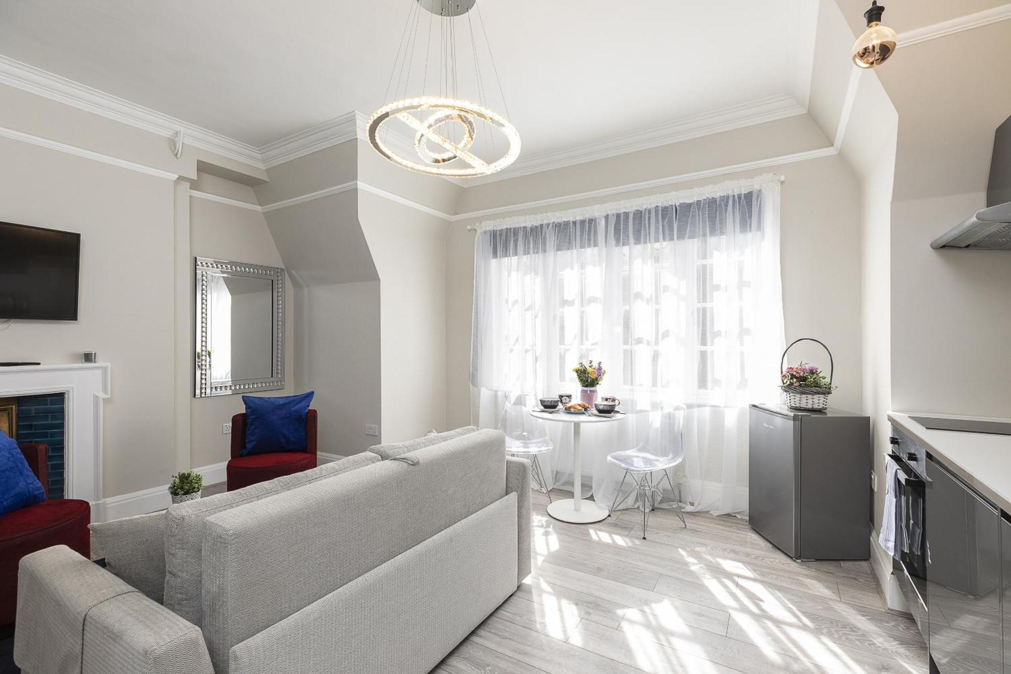 Apartment Air Conditioned High St Kensington *
