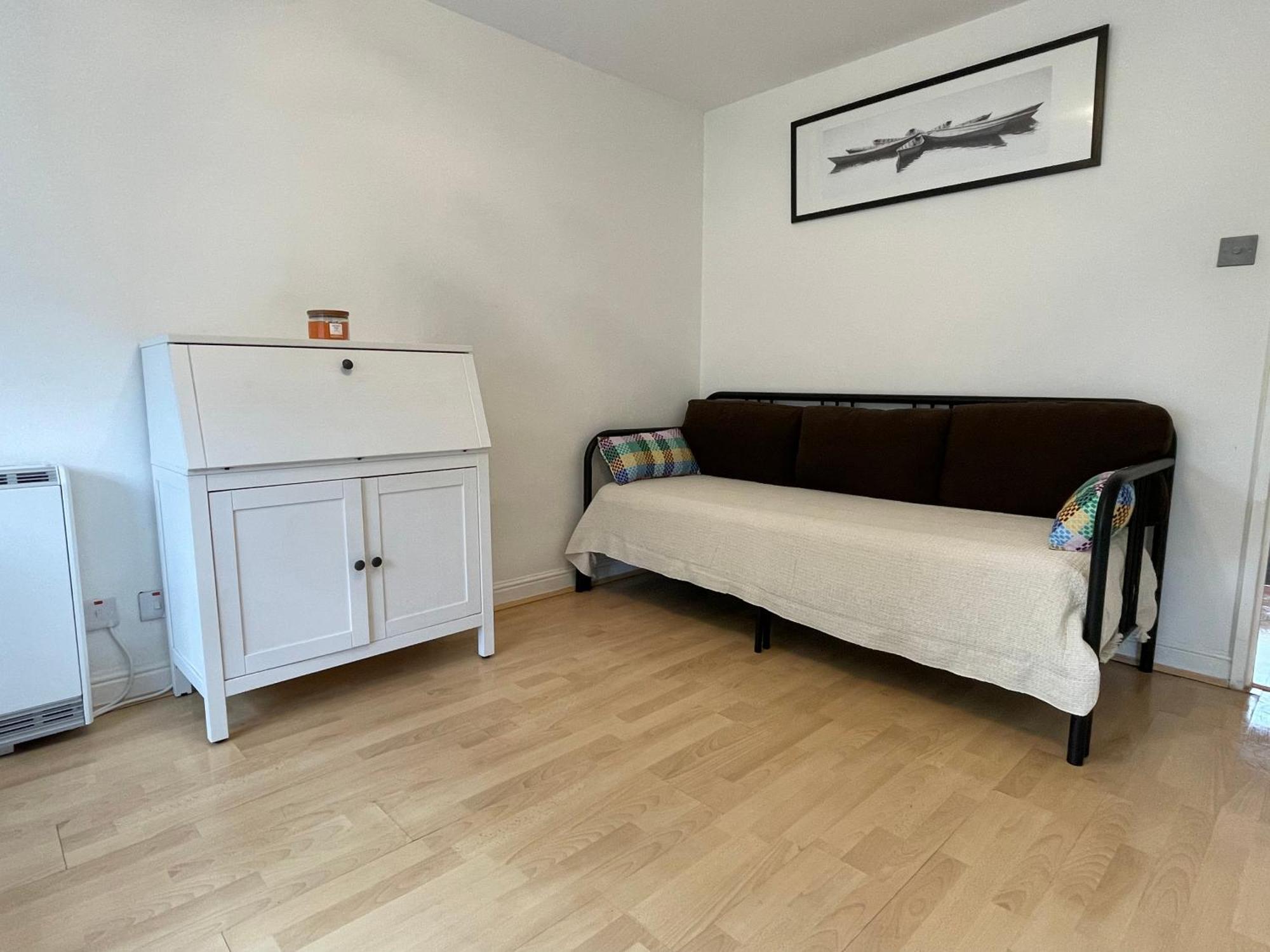 Surrey Docks Se16 Near Canada Water N Easy Access Canary Wharf Apartment