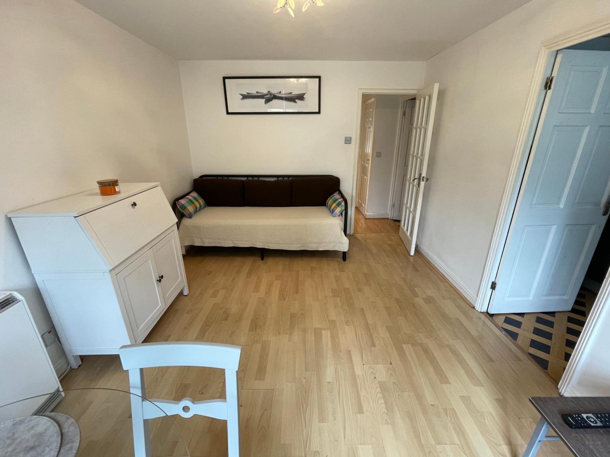Apartment Surrey Docks Se16 Near Canada Water N Easy Access Canary Wharf *