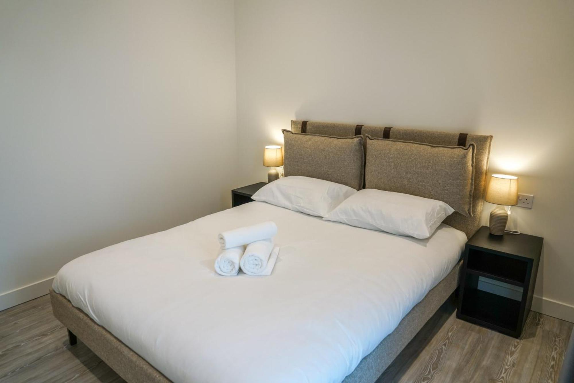 One And Two Bedroom At Coppermaker Square In Lively Stratford Aparthotel Londres