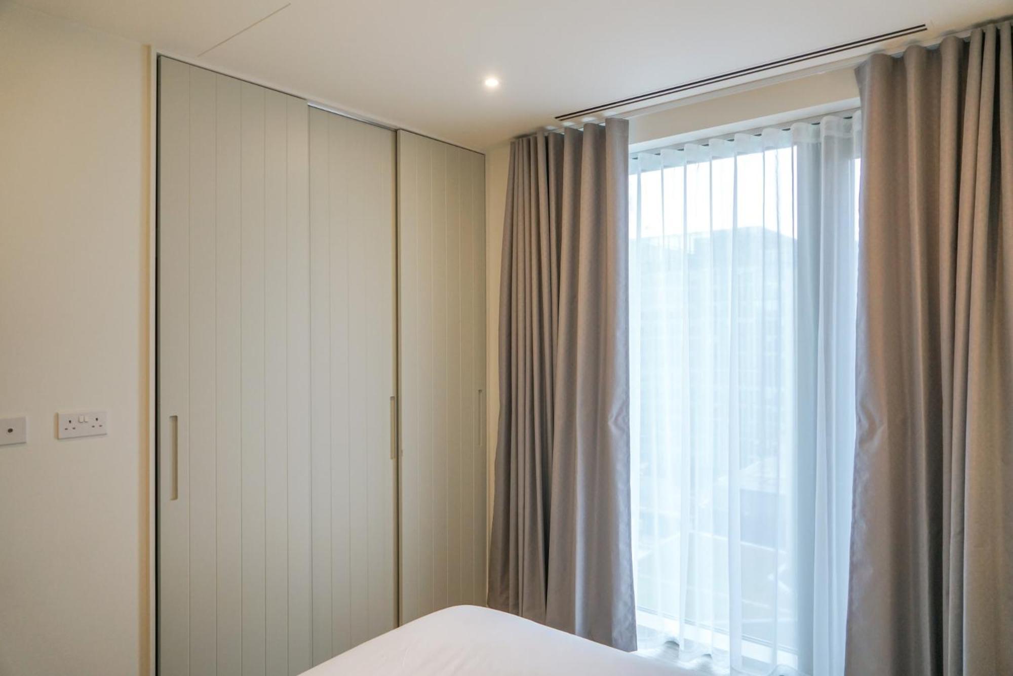 One And Two Bedroom At Coppermaker Square In Lively Stratford Aparthotel Londres