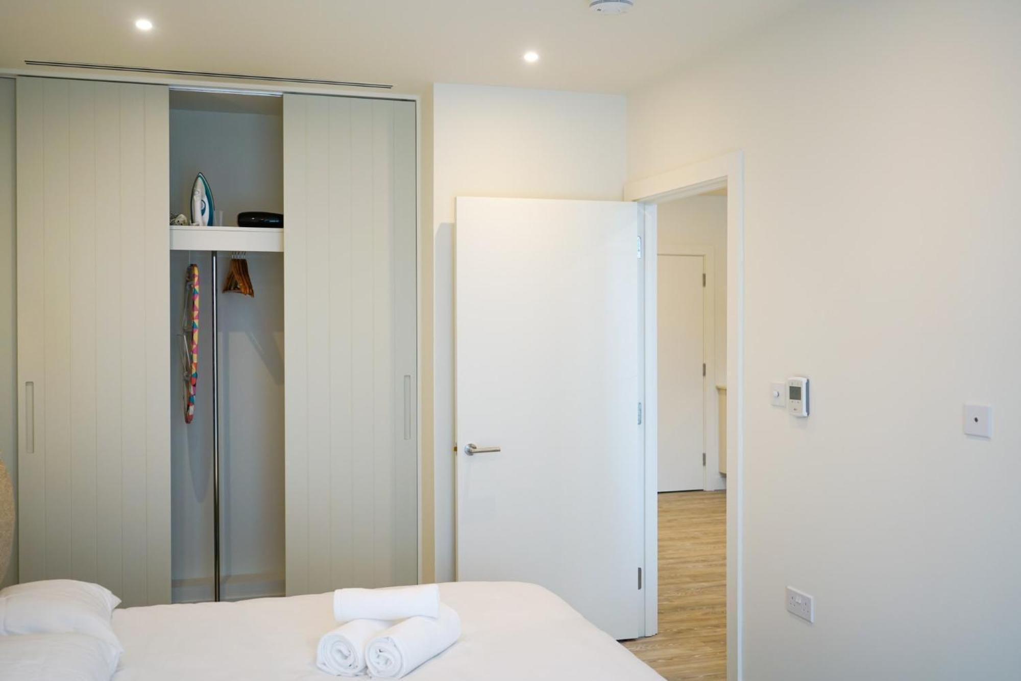 One And Two Bedroom At Coppermaker Square In Lively Stratford Aparthotel *