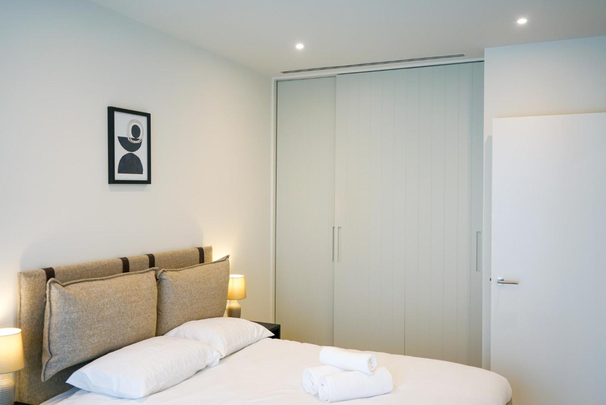 Aparthotel One And Two Bedroom At Coppermaker Square In Lively Stratford