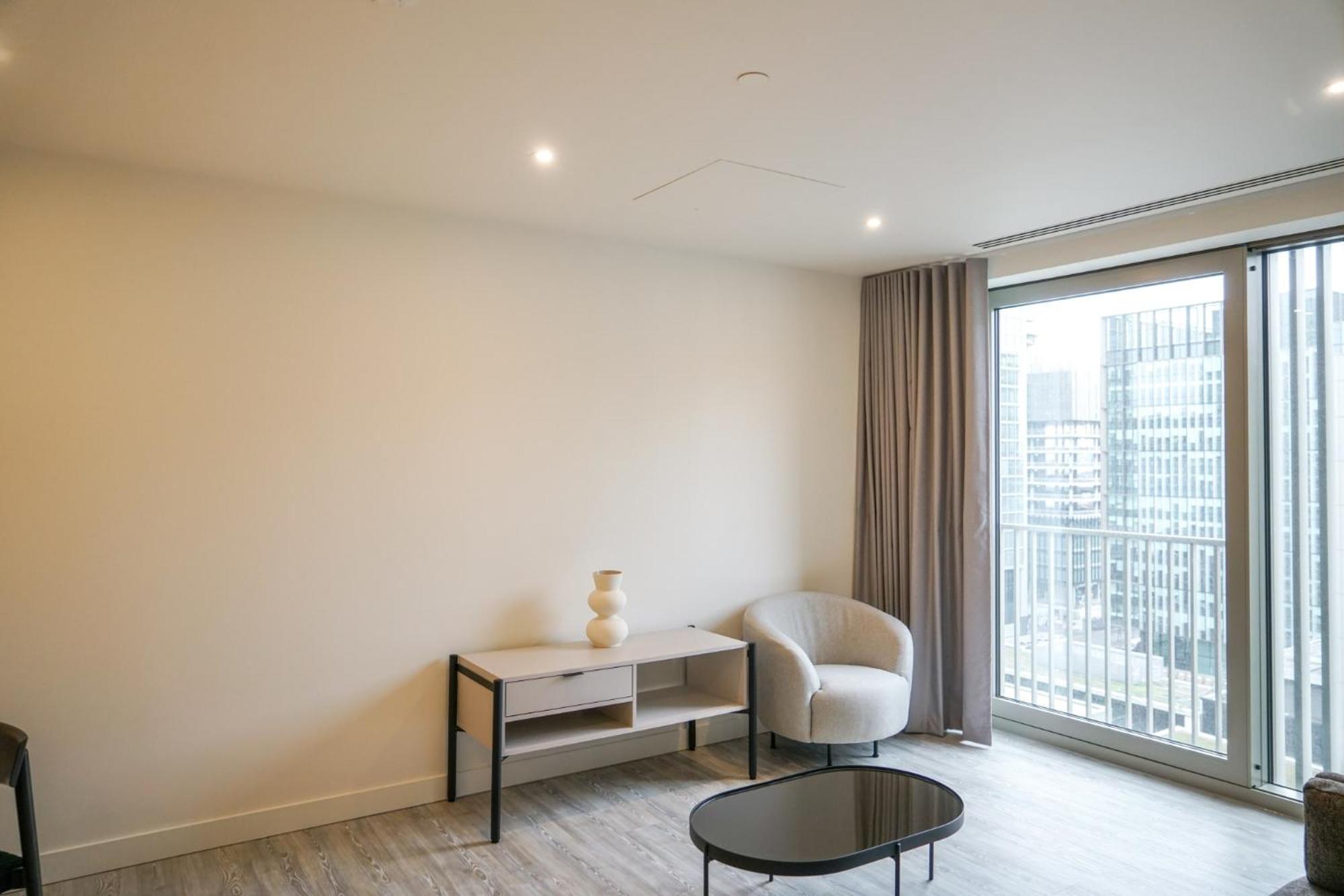 Aparthotel One And Two Bedroom At Coppermaker Square In Lively Stratford