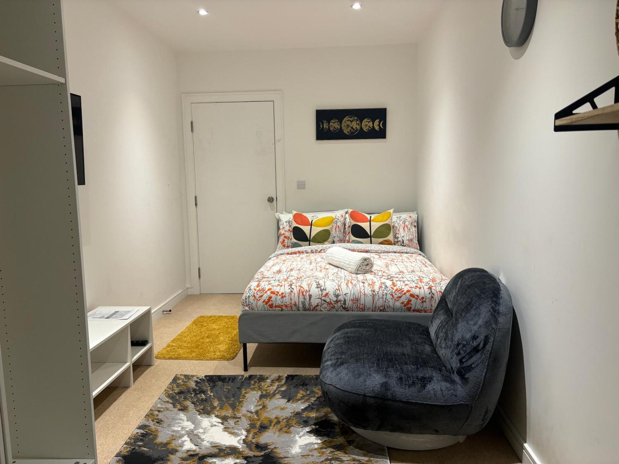 Double With Shares Bathroom * London