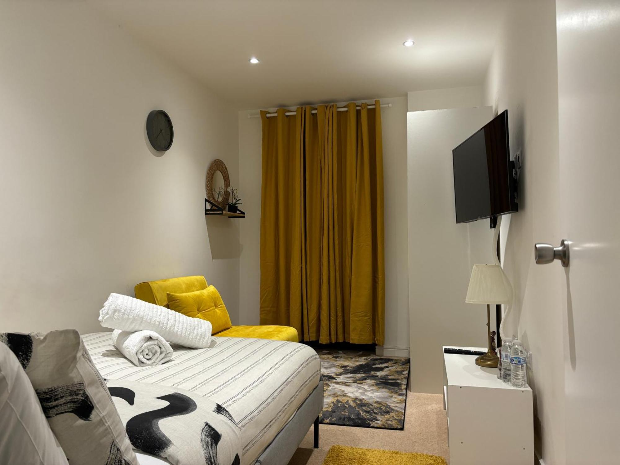 Double With Shares Bathroom Homestay London