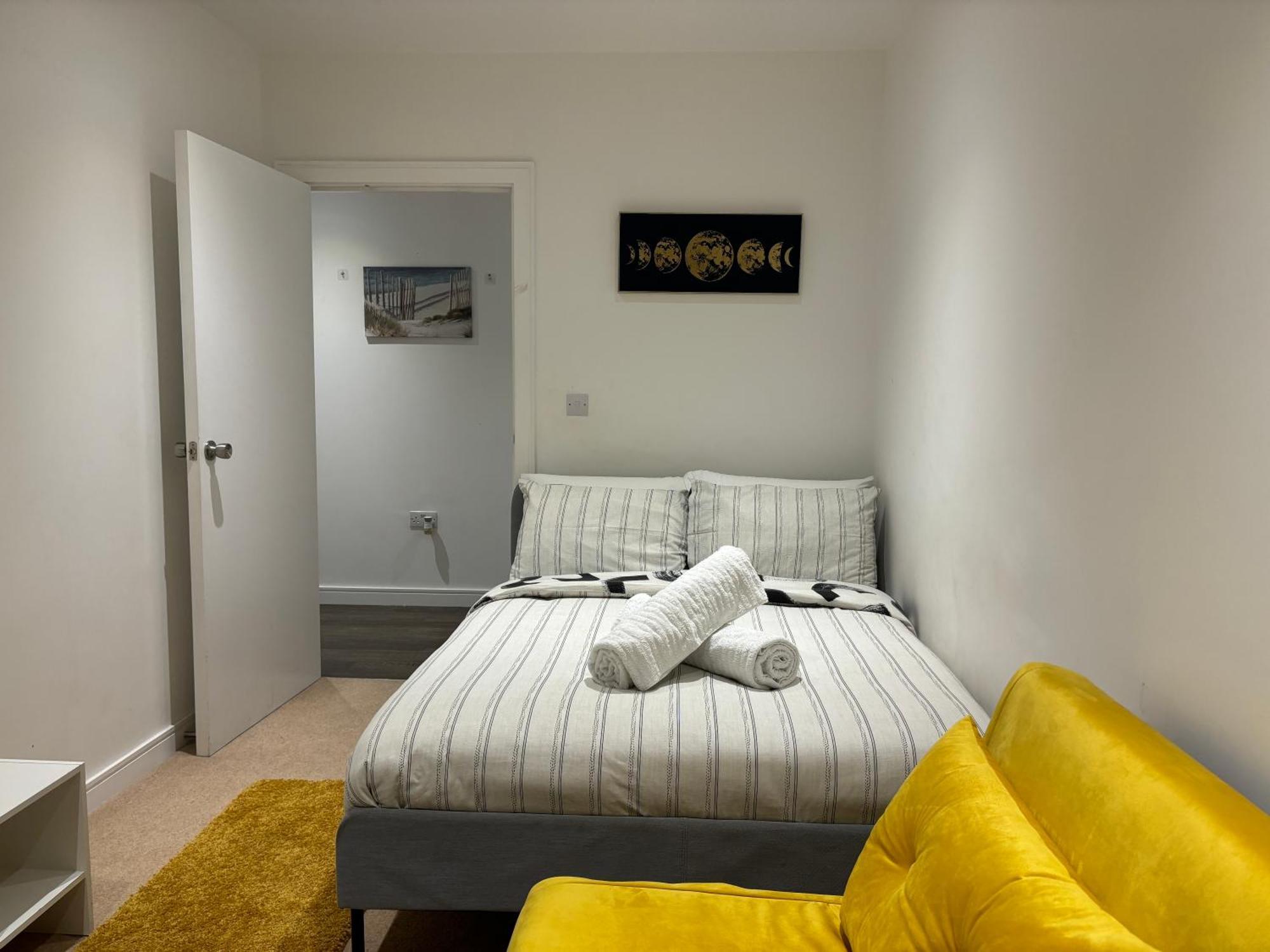 Double With Shares Bathroom London