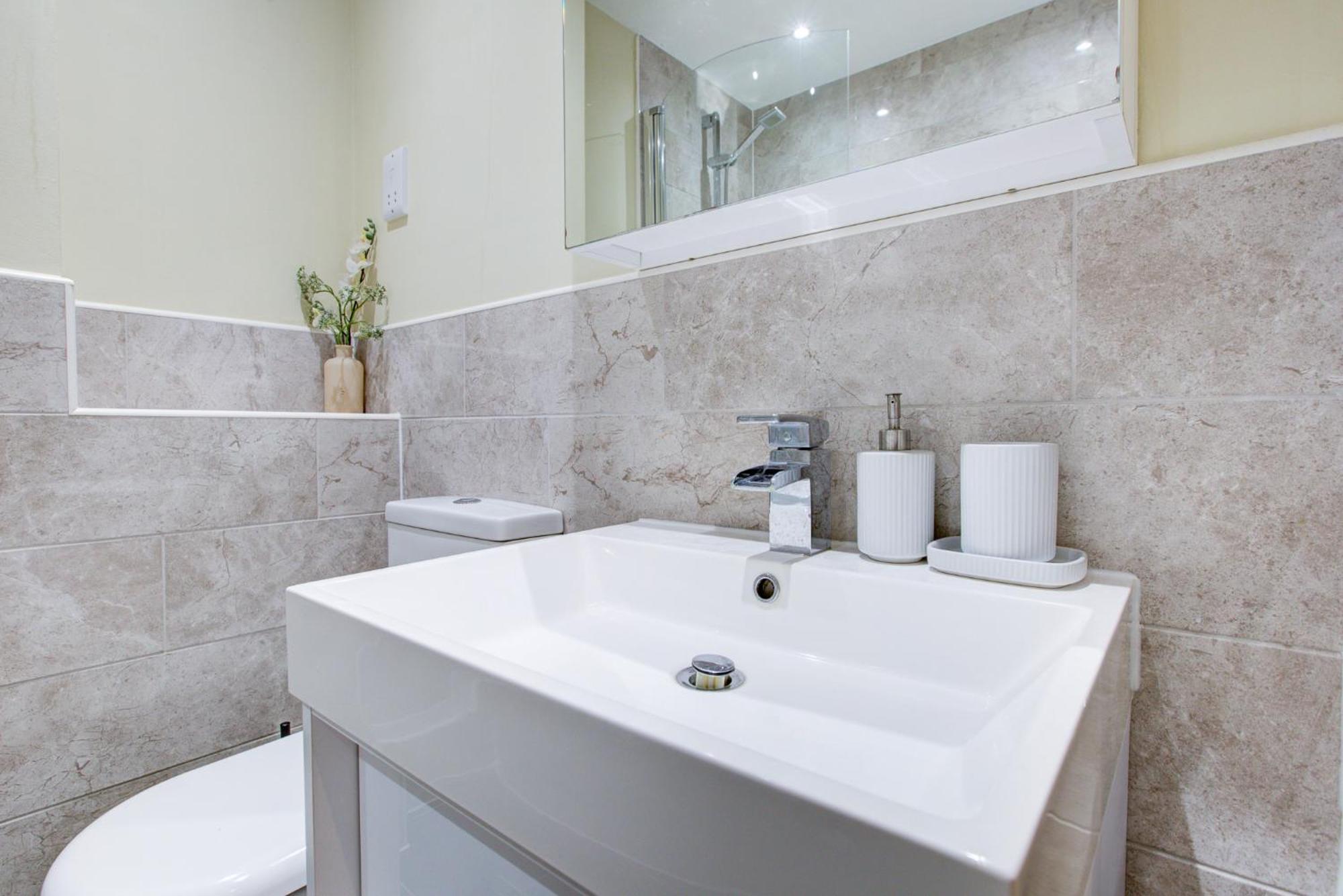Spacious & Modern 2 Bed Sleeps 5 In Walthamstow Apartamento *