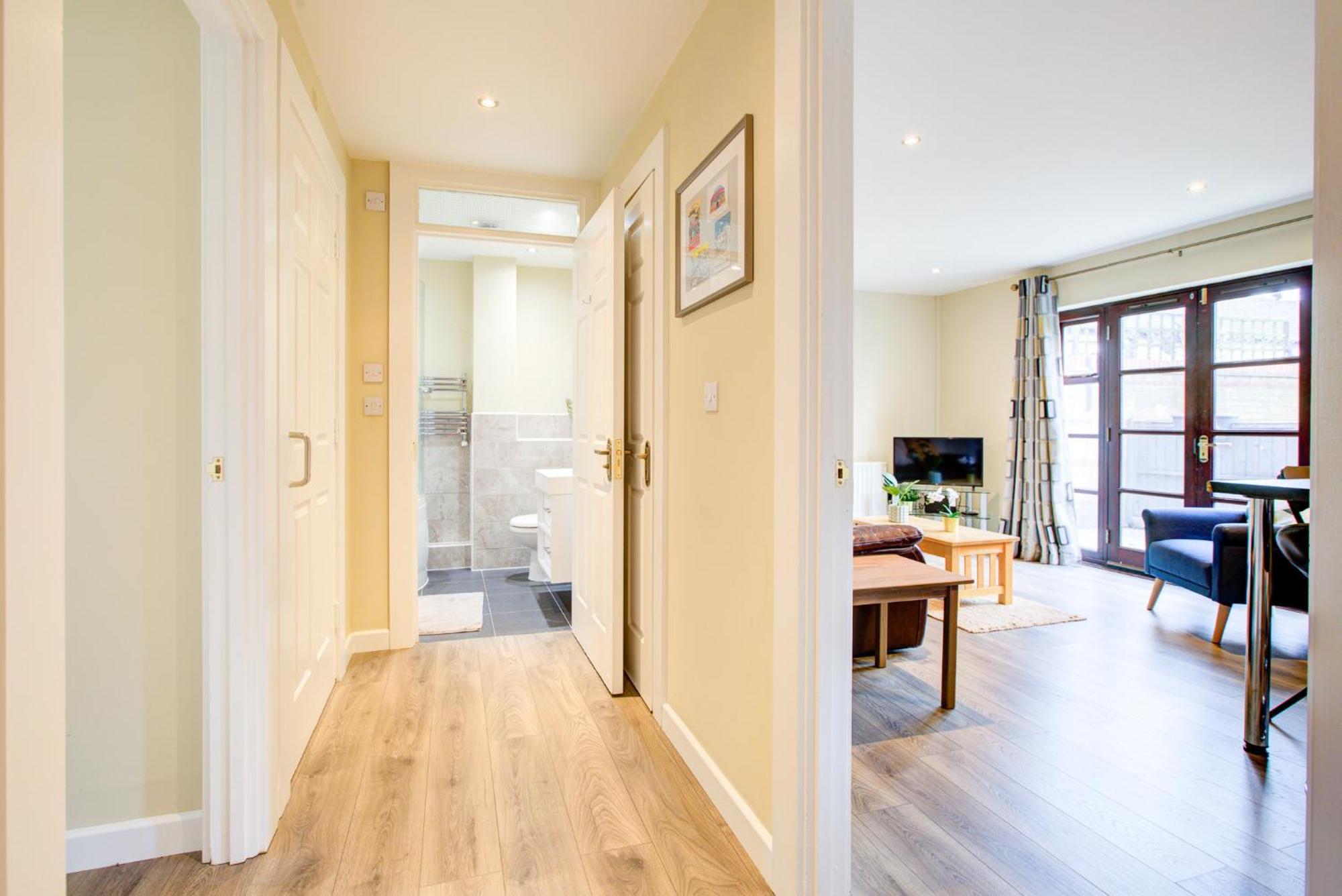 Spacious & Modern 2 Bed Sleeps 5 In Walthamstow Apartamento Londres