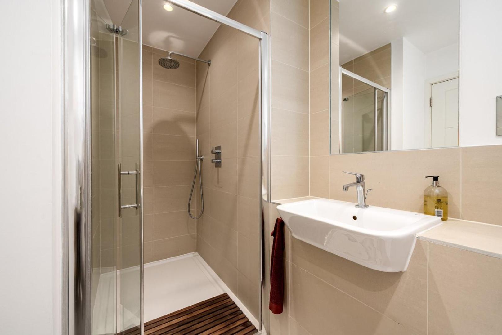 Guestready - Modern With Garden * London