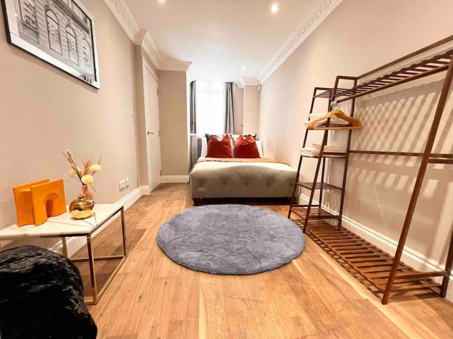 Harrods 4br 6bed House Ac