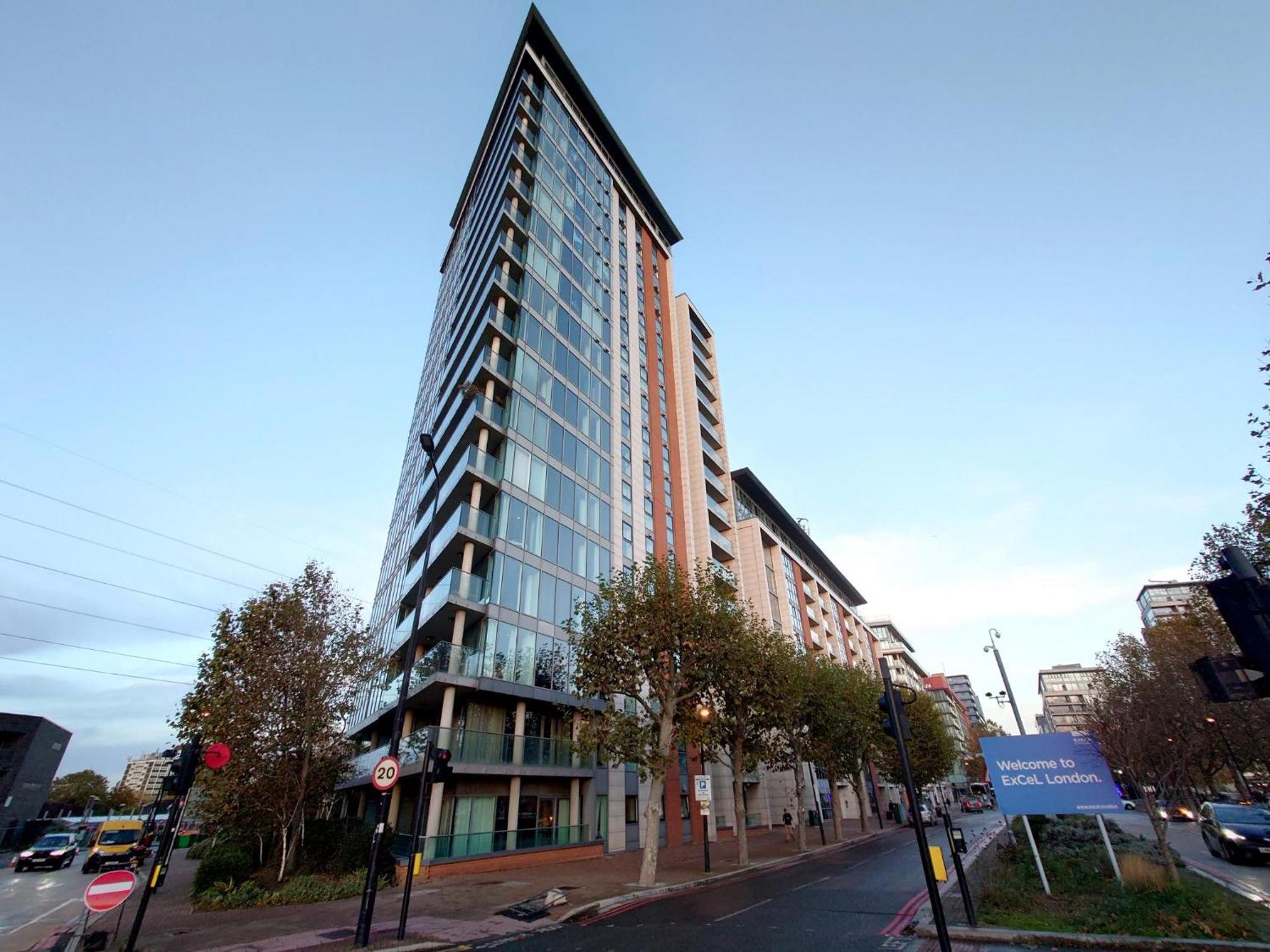 Luxury Dockview 3 Beds Excel Apartment London