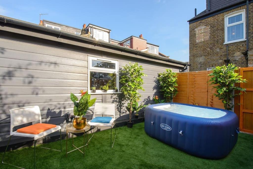 Luxury Versace 2 Bed, Hot Tub, Pool Table, Sky Tv Apartamento Londres