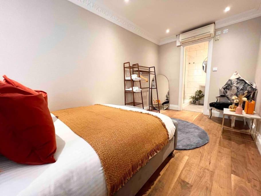 Harrods 4br 6bed House Ac *