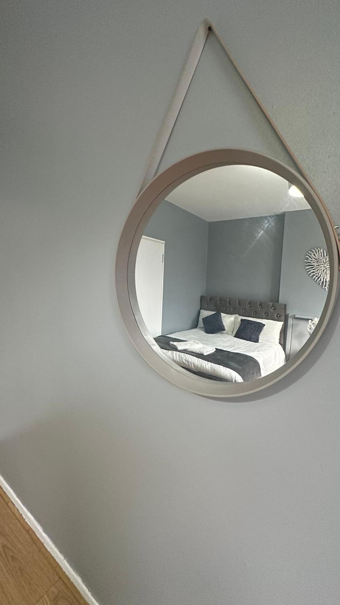 Apartment 1 Bedroom Flat In Whitechapel, London