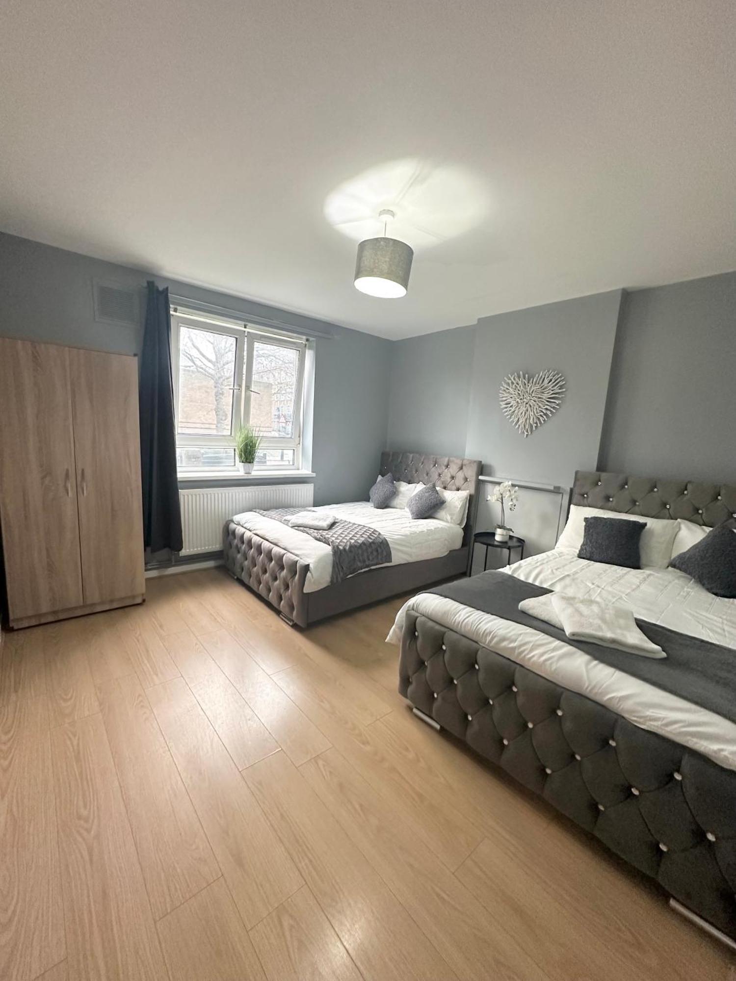 1 Bedroom Flat In Whitechapel, Apartment London