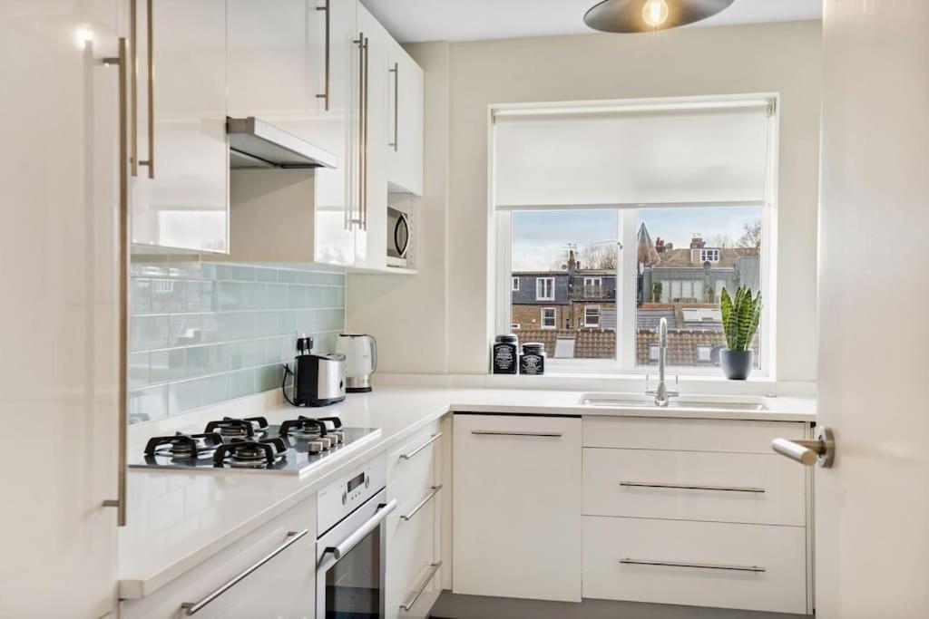 The Camden Bright & Beautiful 2-bed Retreat London