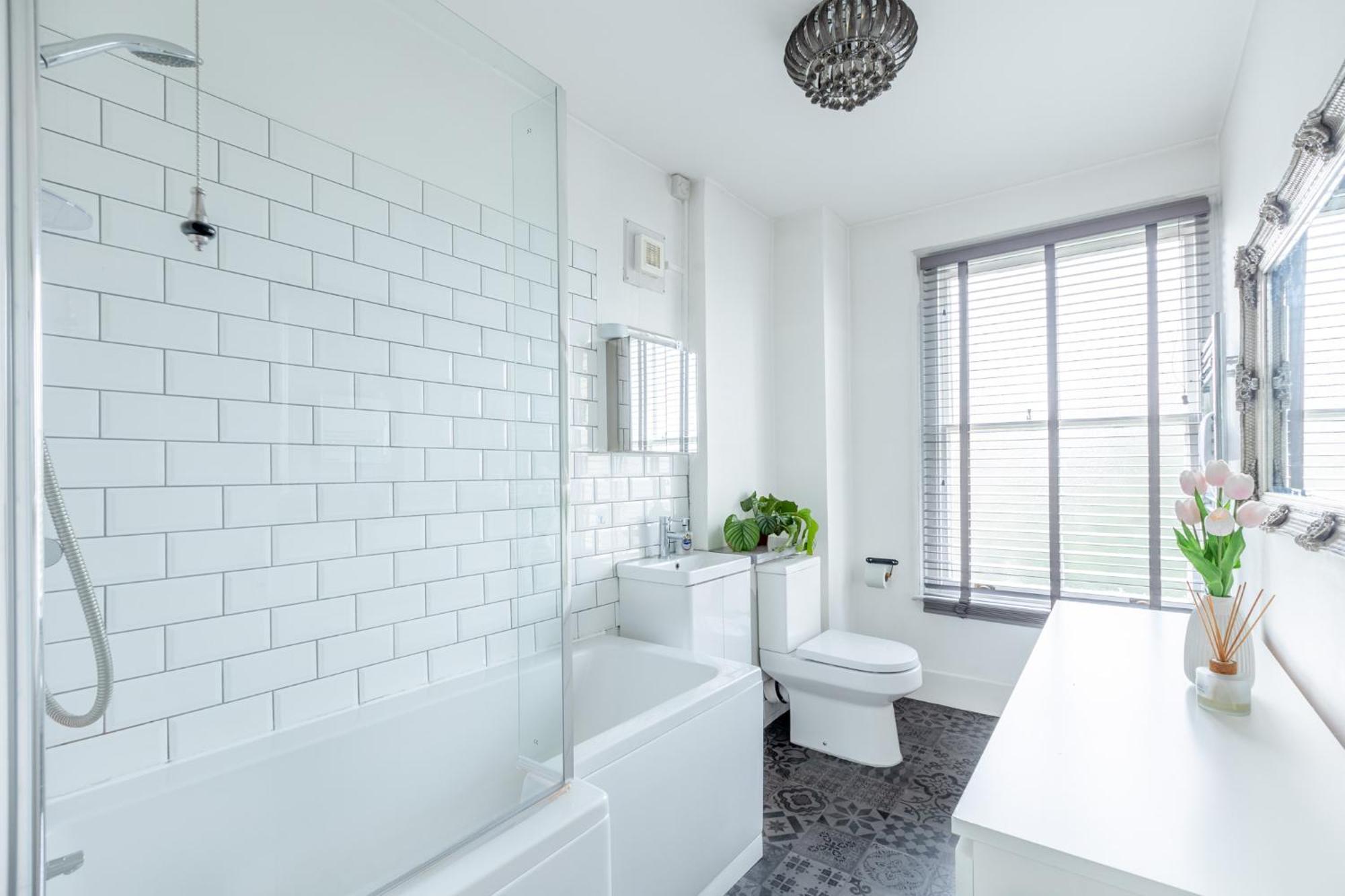 Peacefully Set 2level 2br Btw Brixton & Camberwell London