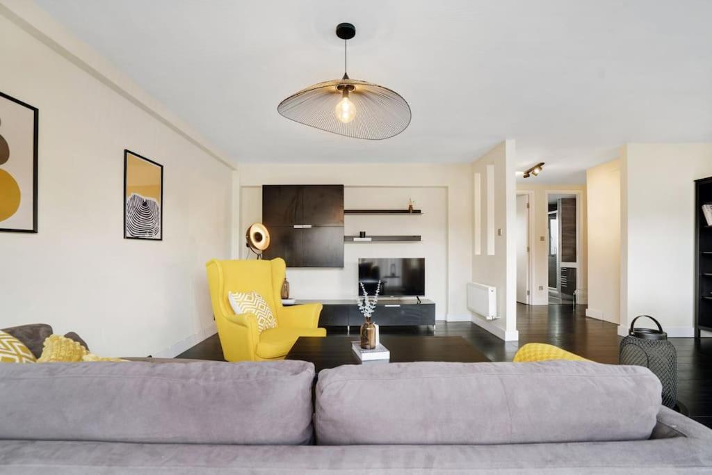 The Camden Bright & Beautiful 2-bed Retreat *